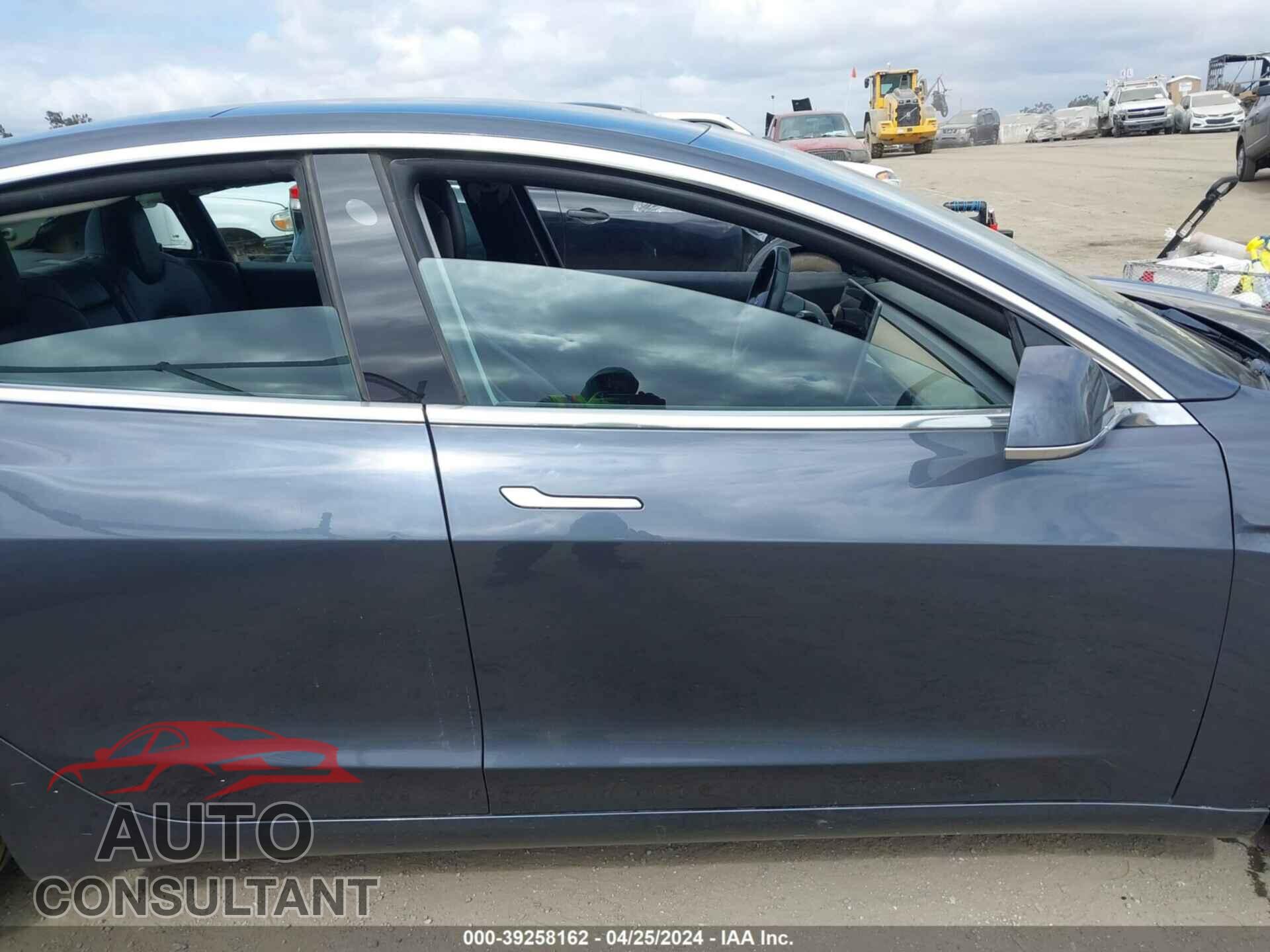 TESLA MODEL 3 2019 - 5YJ3E1EA2KF410972