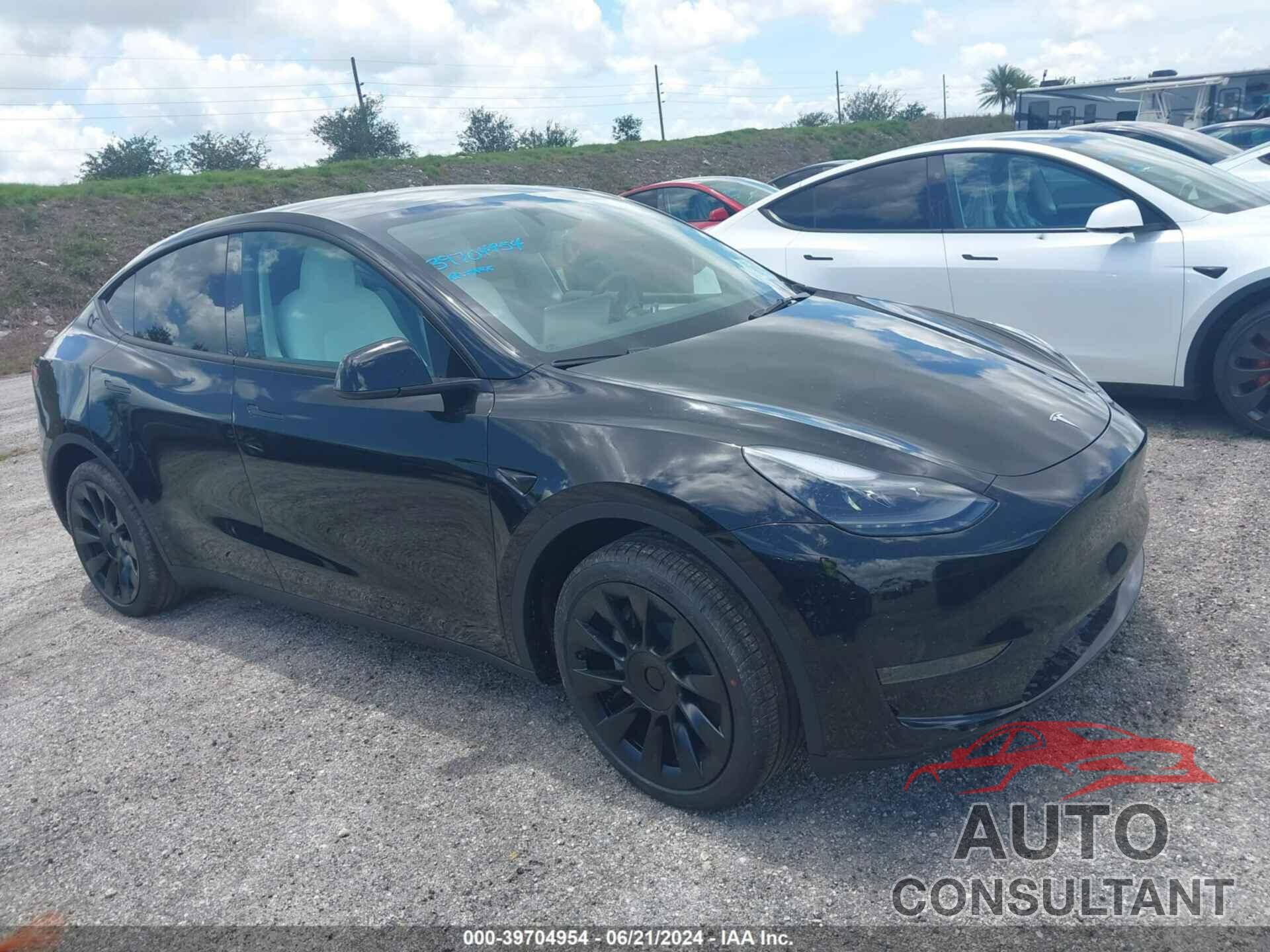 TESLA MODEL Y 2024 - 7SAYGDED8RF092915