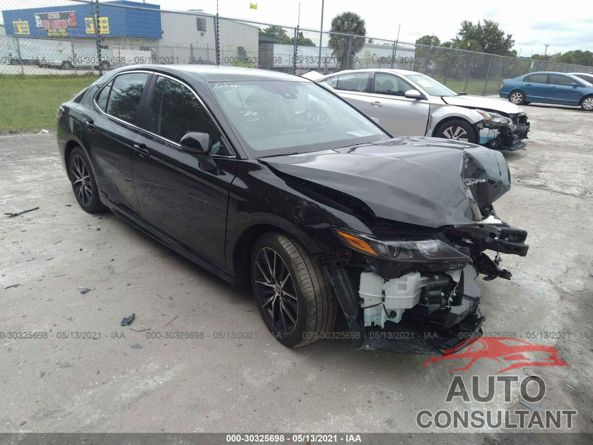 TOYOTA CAMRY 2021 - 4T1G11AK3MU410142