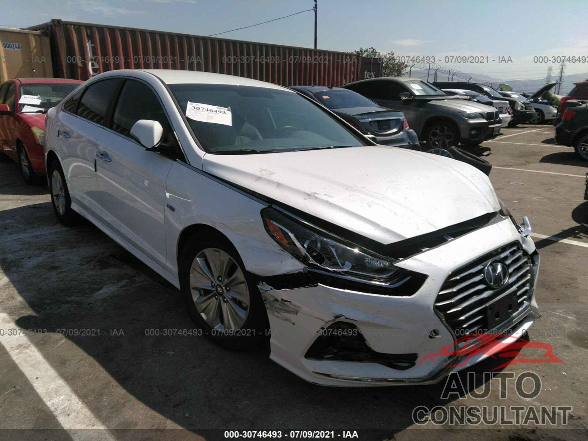 HYUNDAI SONATA HYBRID 2019 - KMHE24L32KA088698