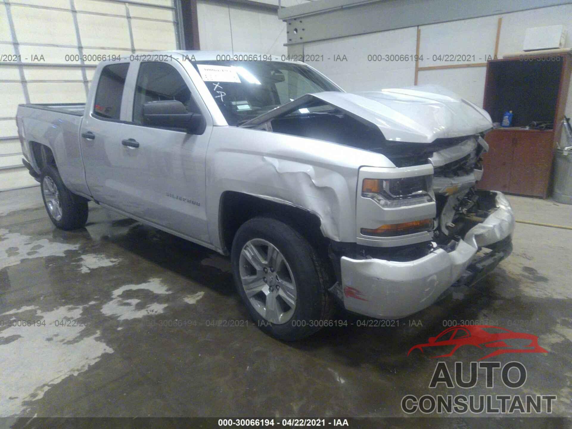 CHEVROLET SILVERADO 1500 2018 - 1GCRCPEH6JZ355516