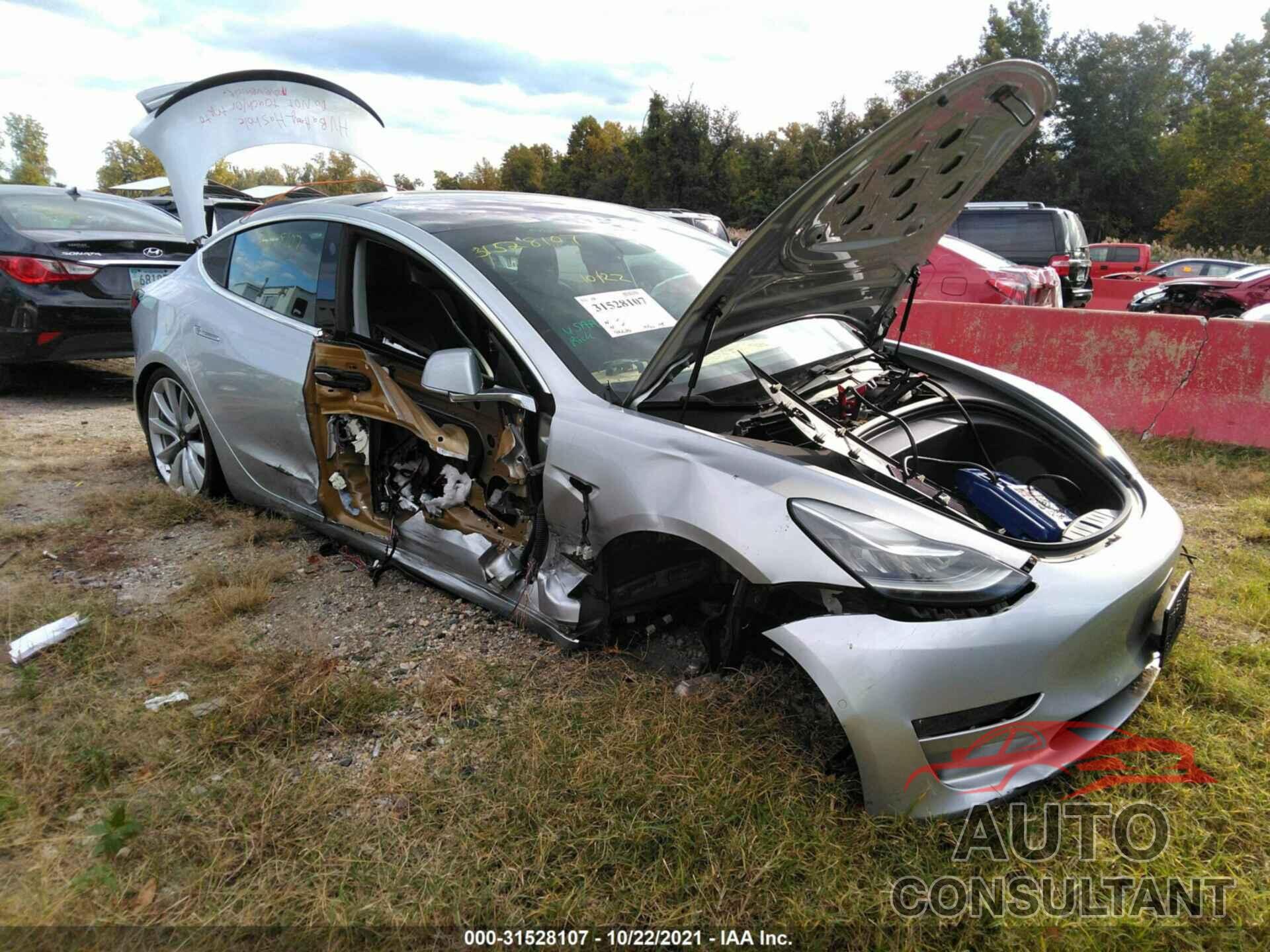 TESLA MODEL 3 2018 - 5YJ3E1EB2JF072075