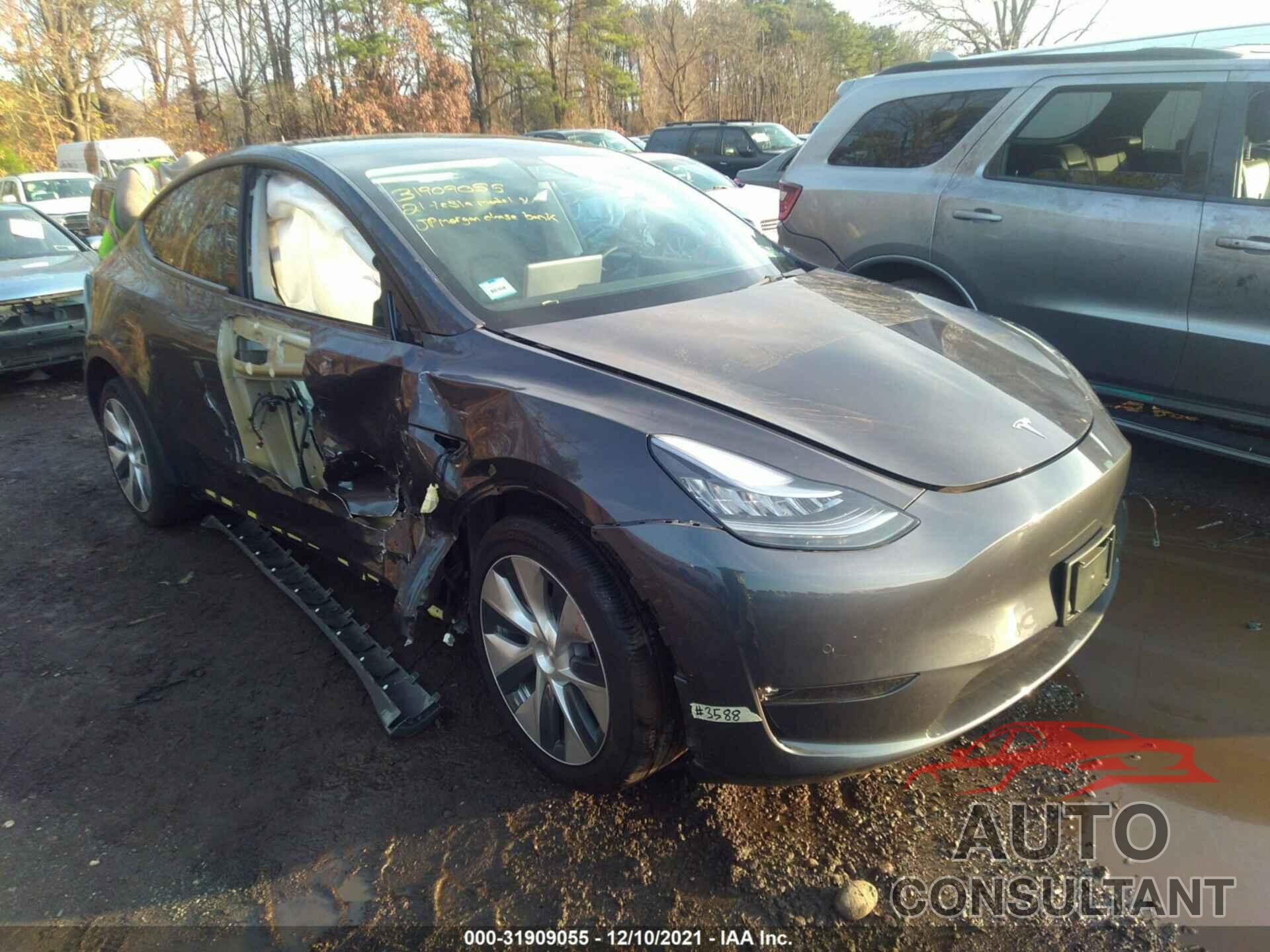 TESLA MODEL Y 2021 - 5YJYGDEE9MF131221