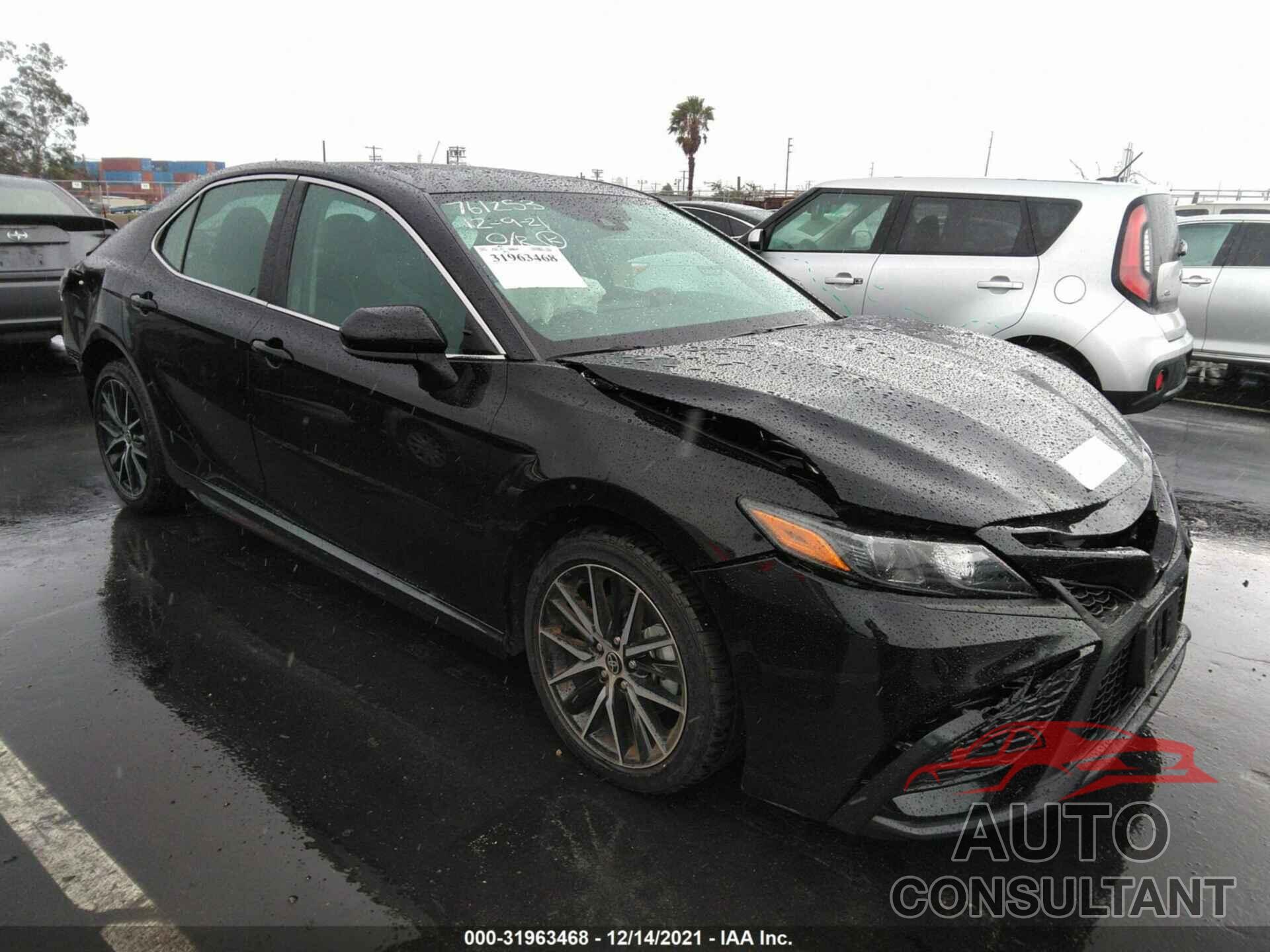 TOYOTA CAMRY 2021 - 4T1G11AK4MU449886
