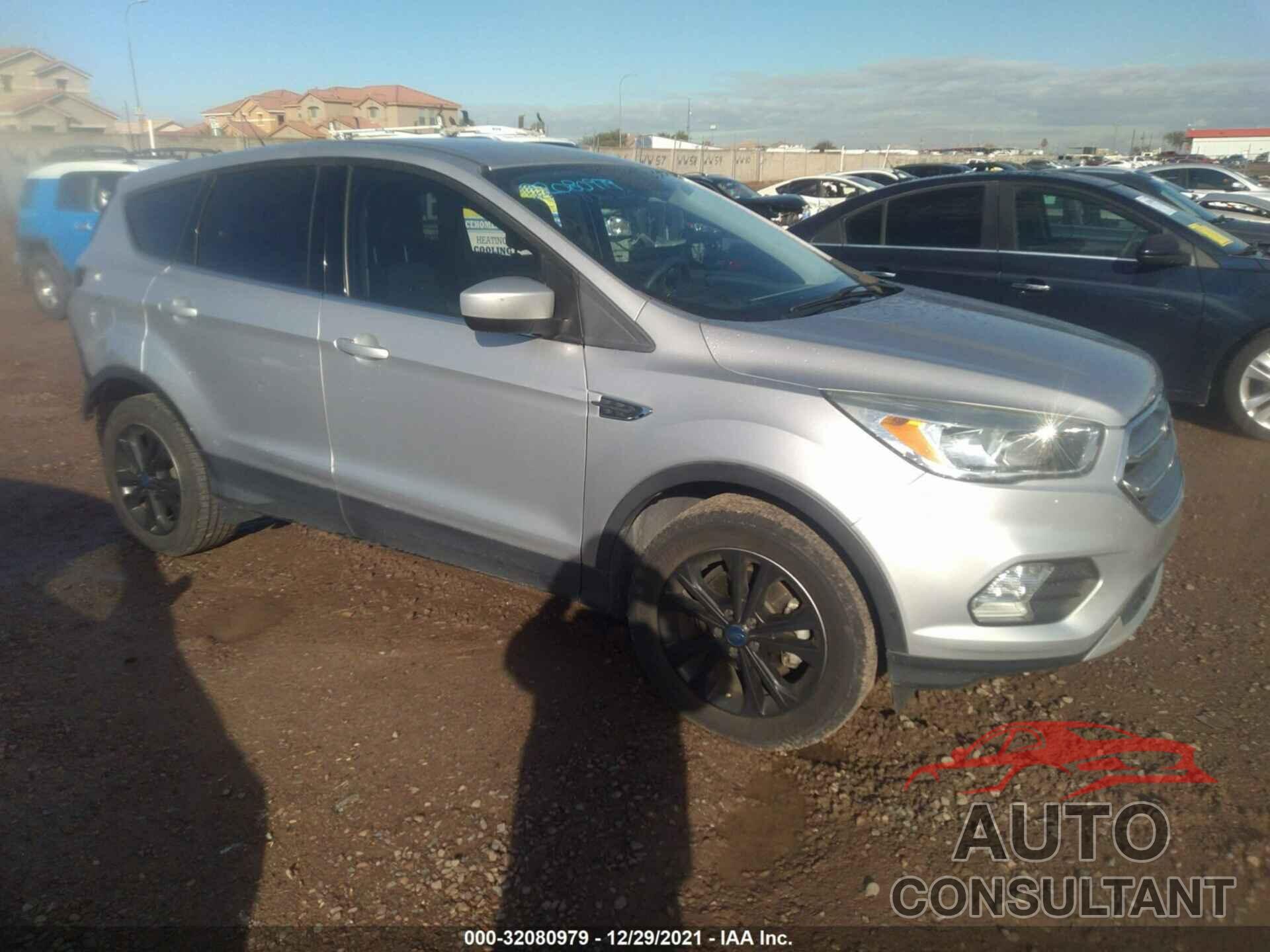 FORD ESCAPE 2017 - 1FMCU0GD5HUC67399