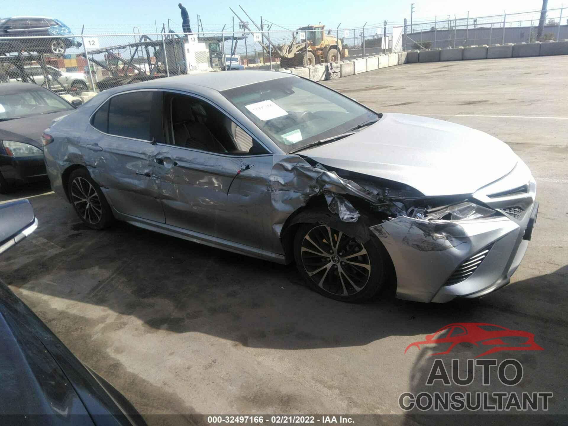 TOYOTA CAMRY 2018 - 4T1B11HK4JU647931