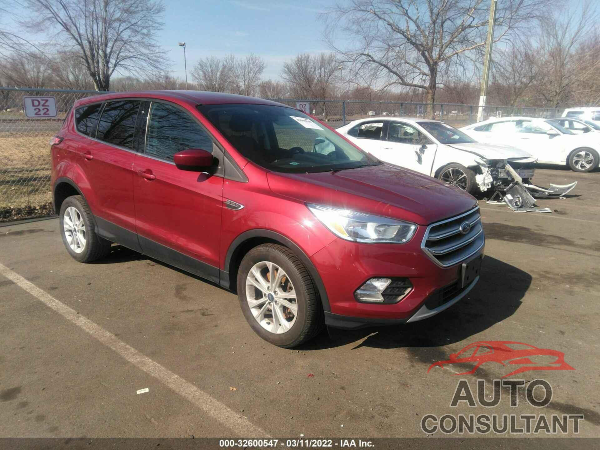 FORD ESCAPE 2017 - 1FMCU9GD0HUD71254