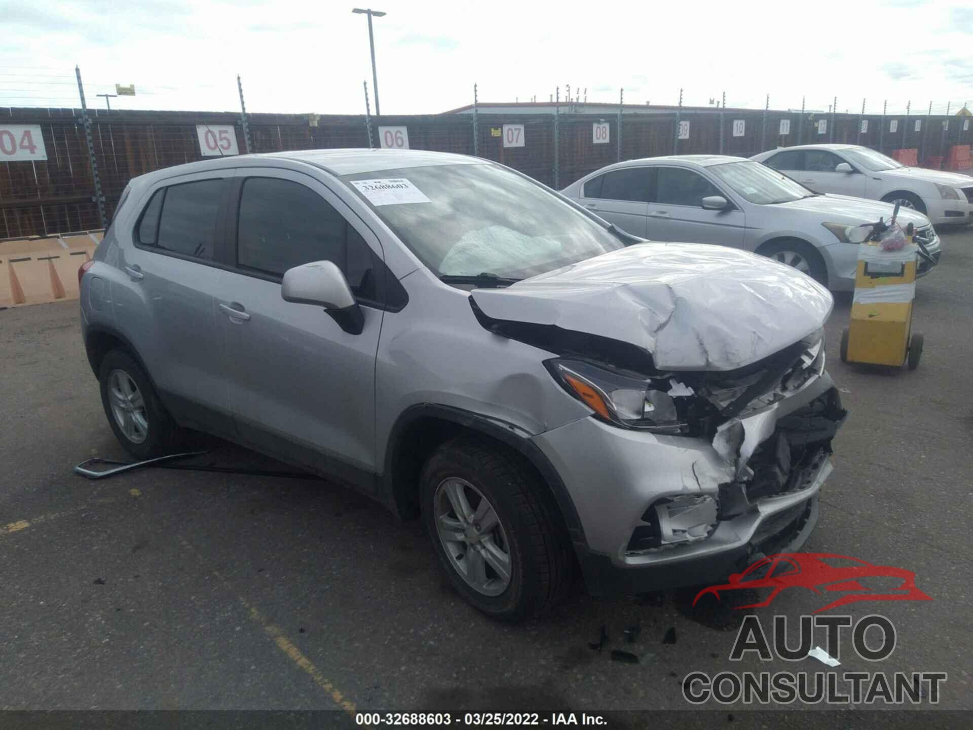 CHEVROLET TRAX 2018 - 3GNCJNSB5JL212975