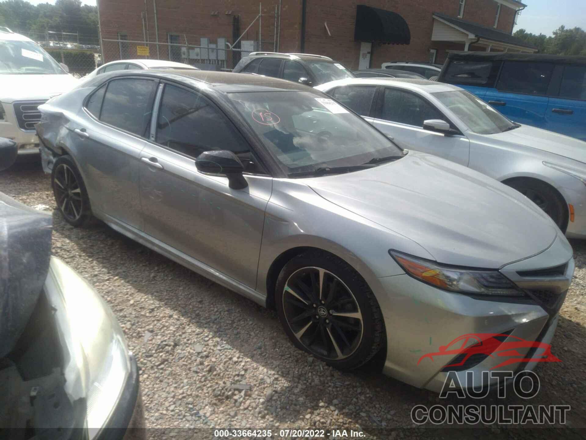 TOYOTA CAMRY 2018 - 4T1B61HK6JU057313