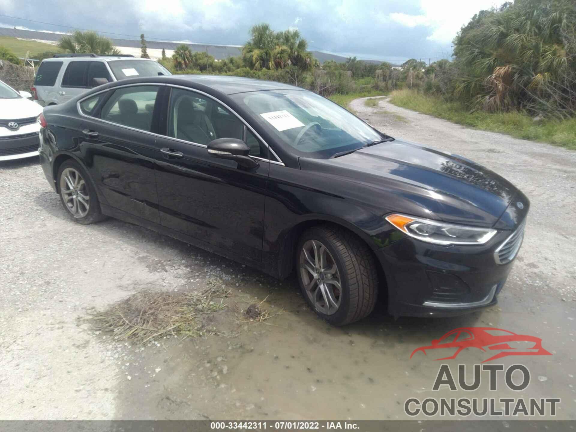 FORD FUSION 2019 - 3FA6P0CD5KR150165