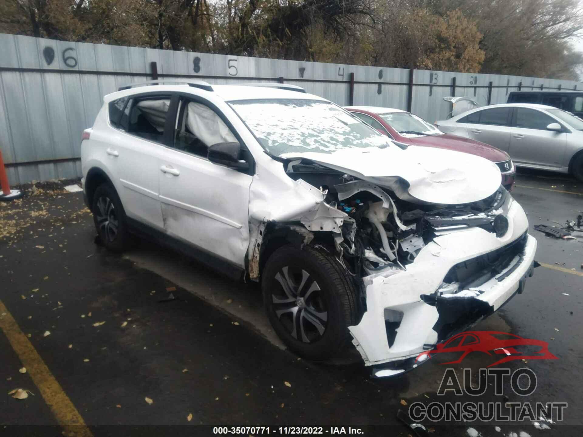 TOYOTA RAV4 2016 - JTMBFREV3GJ103286
