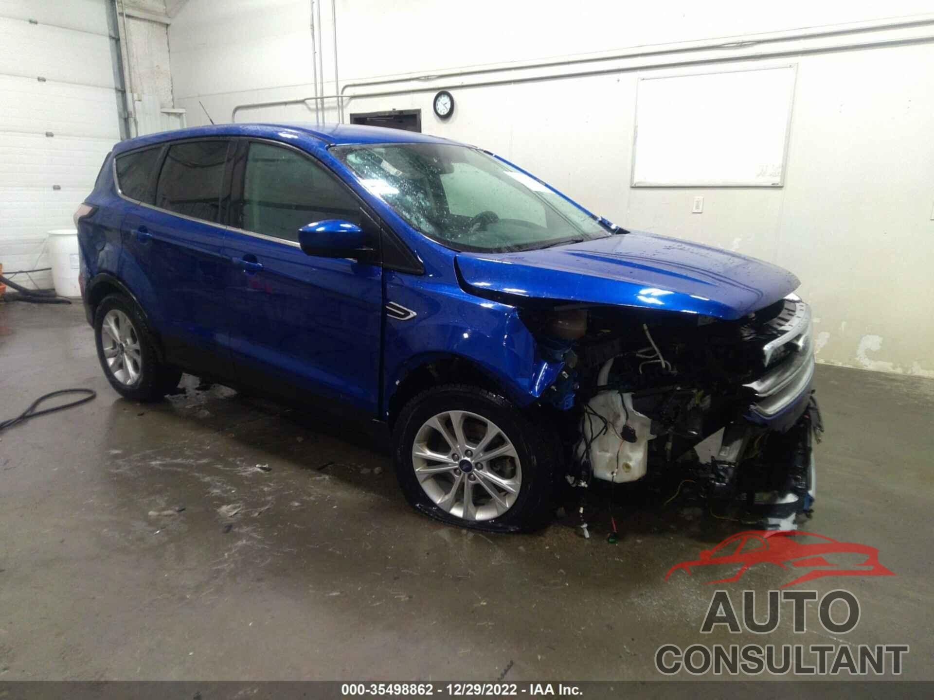 FORD ESCAPE 2017 - 1FMCU9G98HUC96444