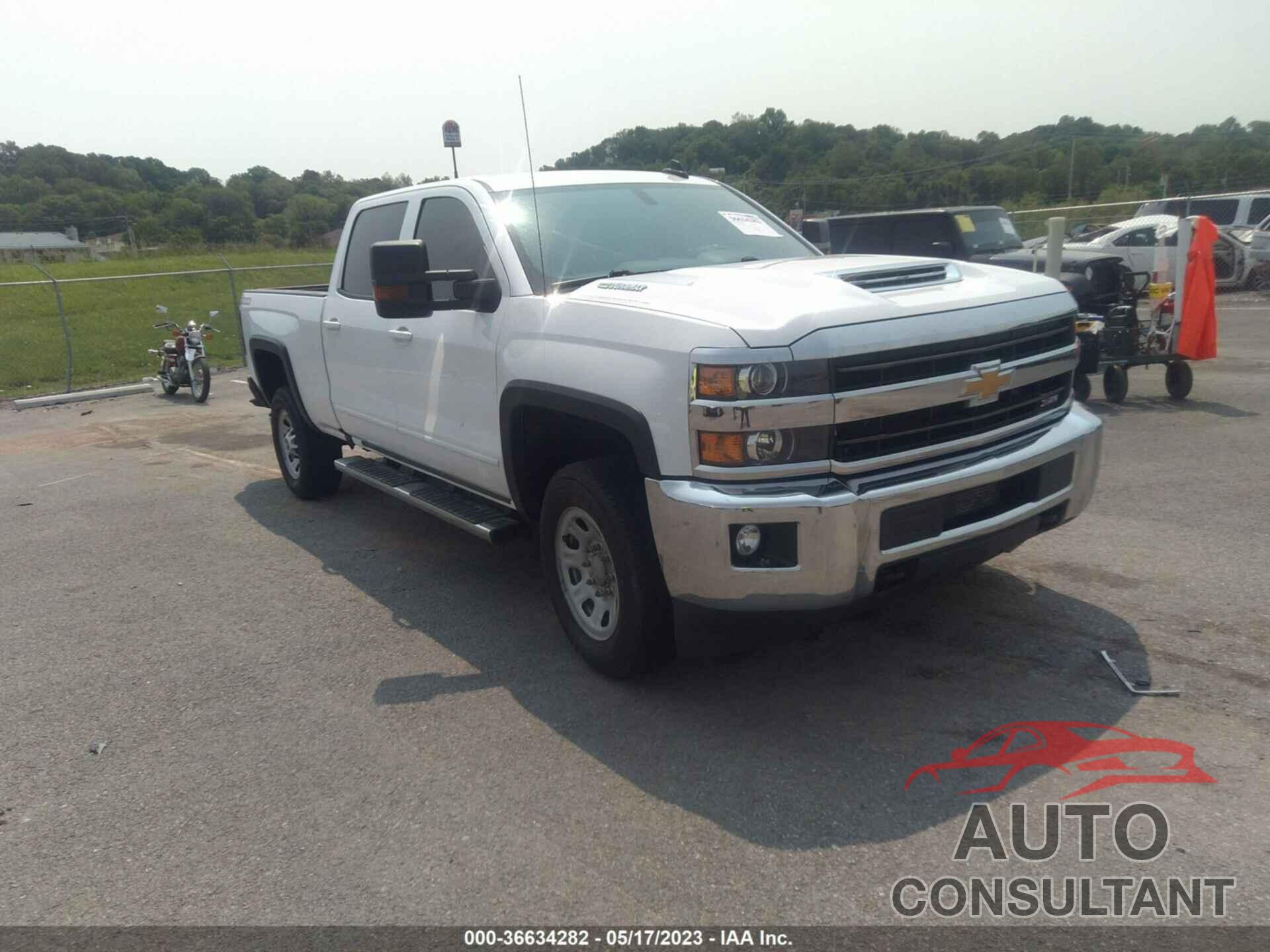 CHEVROLET SILVERADO 2500HD 2018 - 1GC1KVEY8JF185620