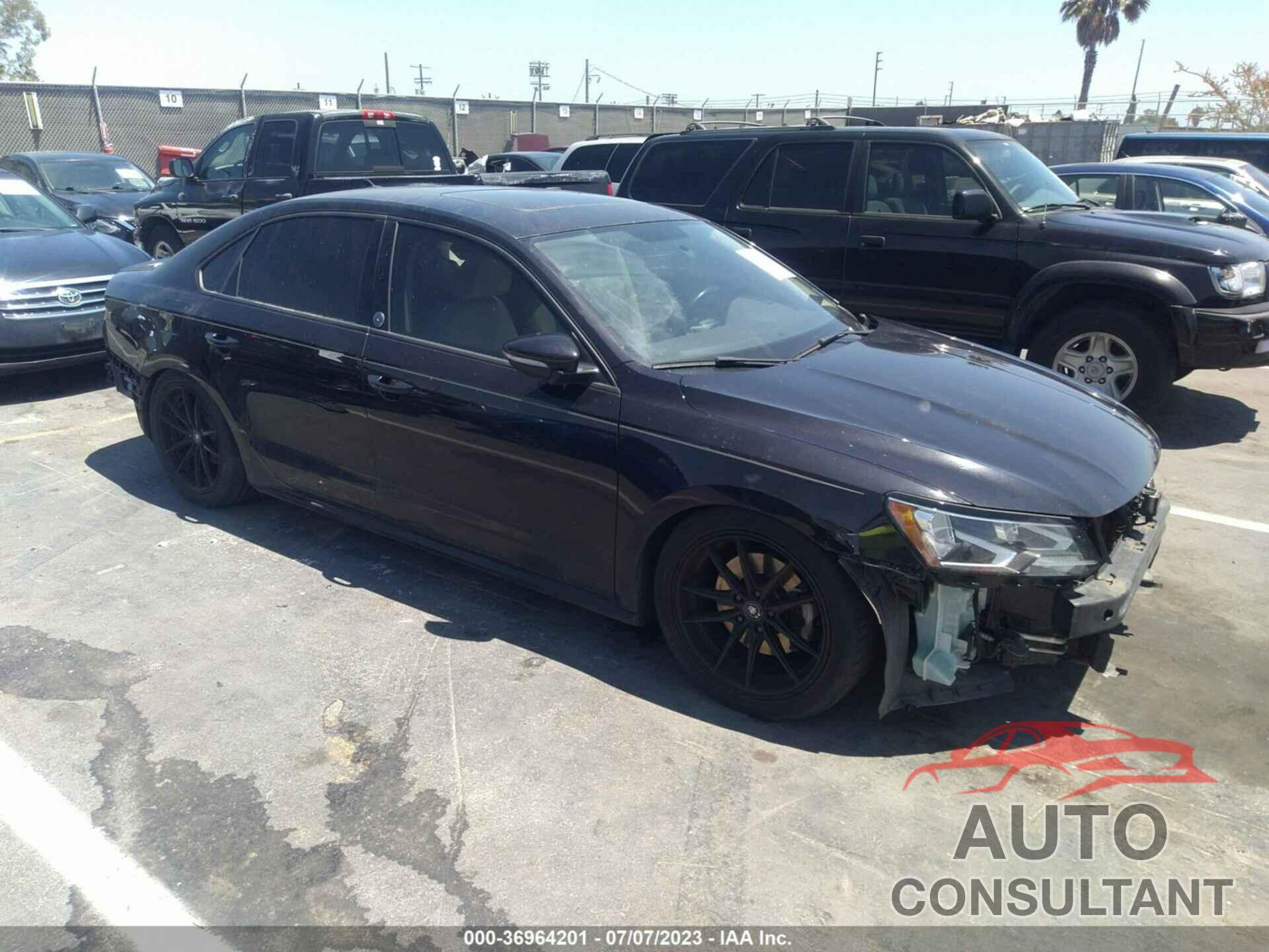 VOLKSWAGEN PASSAT 2019 - 1VWLA7A30KC000266