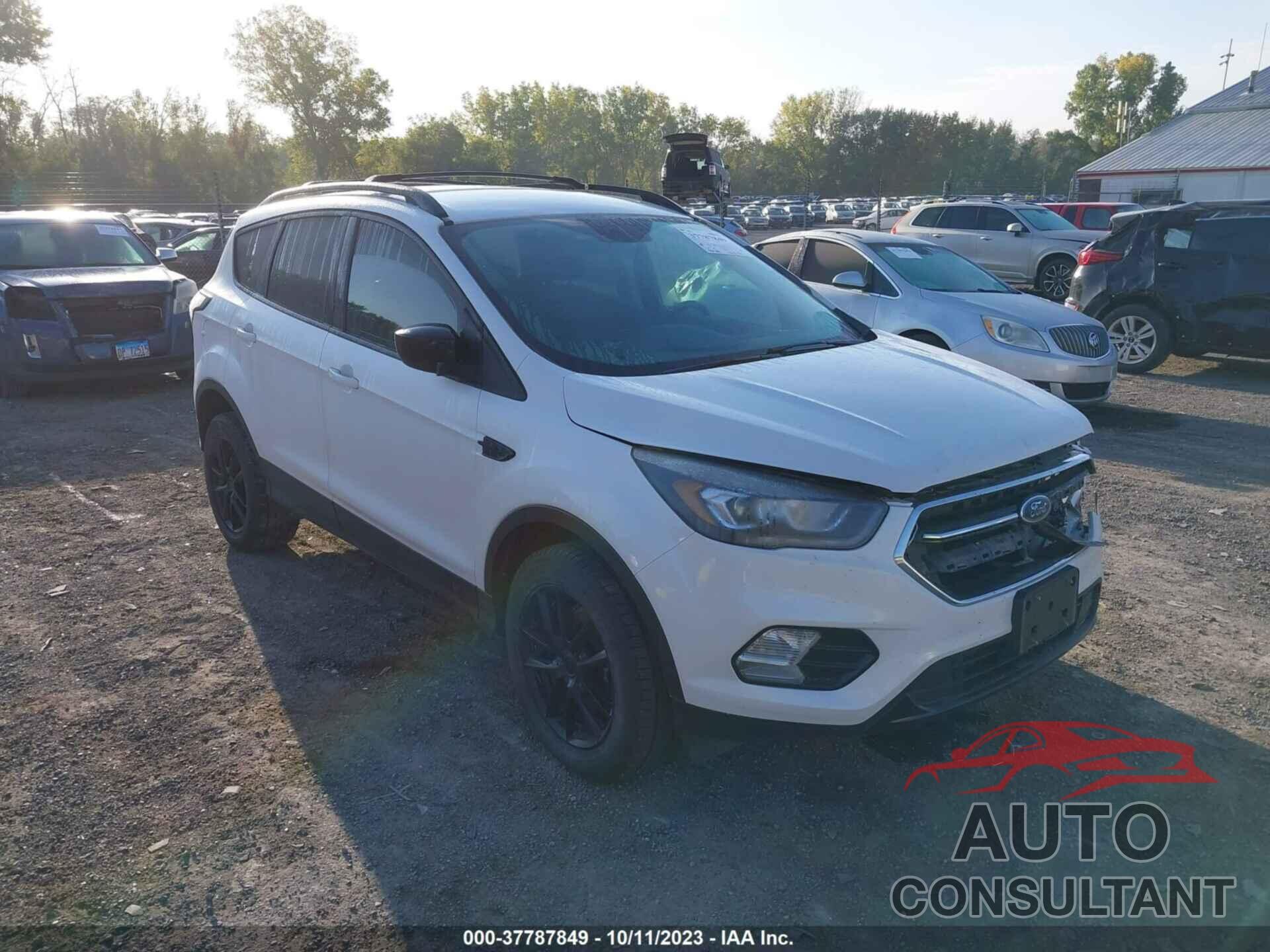 FORD ESCAPE 2017 - 1FMCU9G94HUA35537