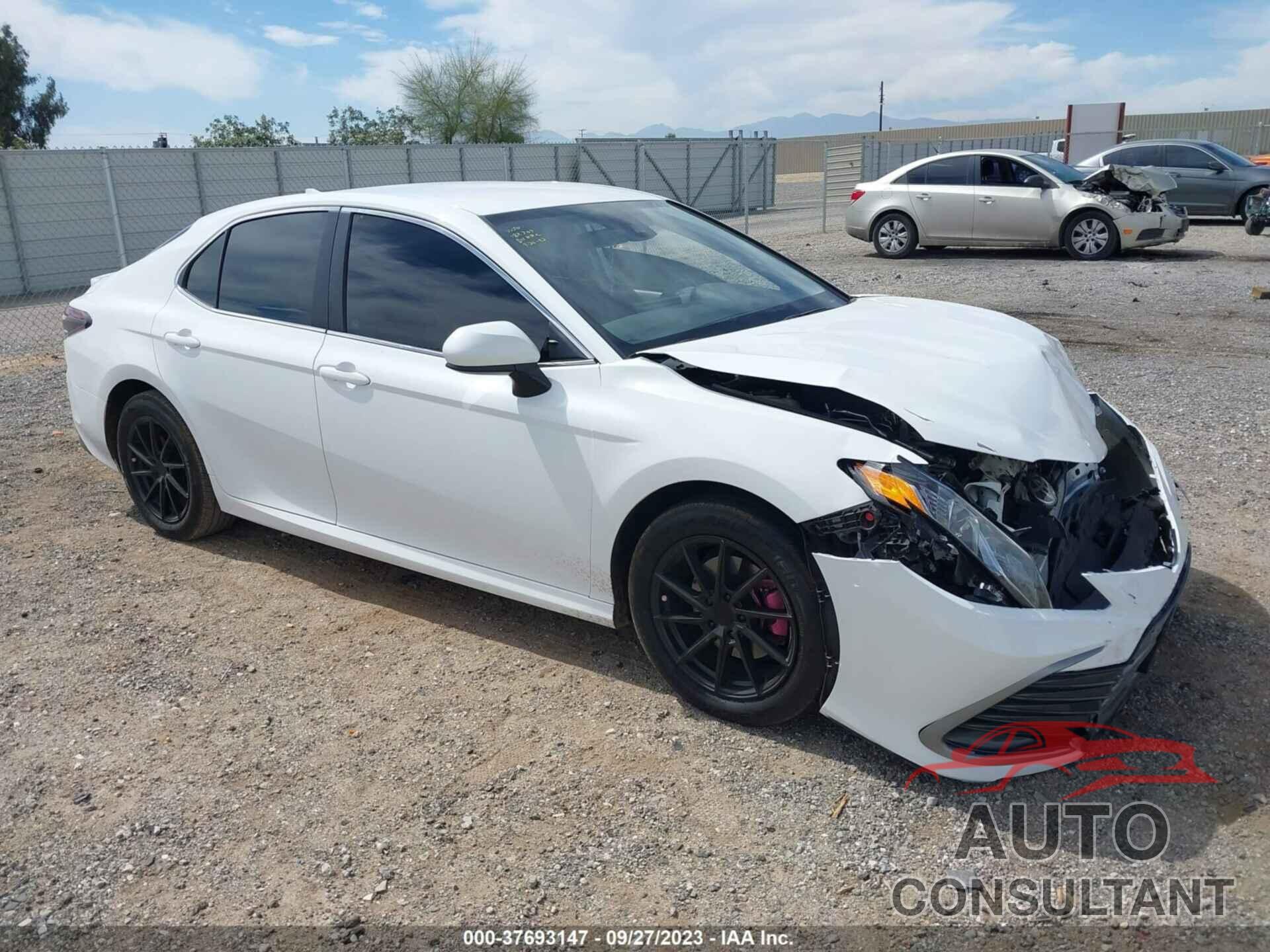 TOYOTA CAMRY 2022 - 4T1C11AK7NU630027