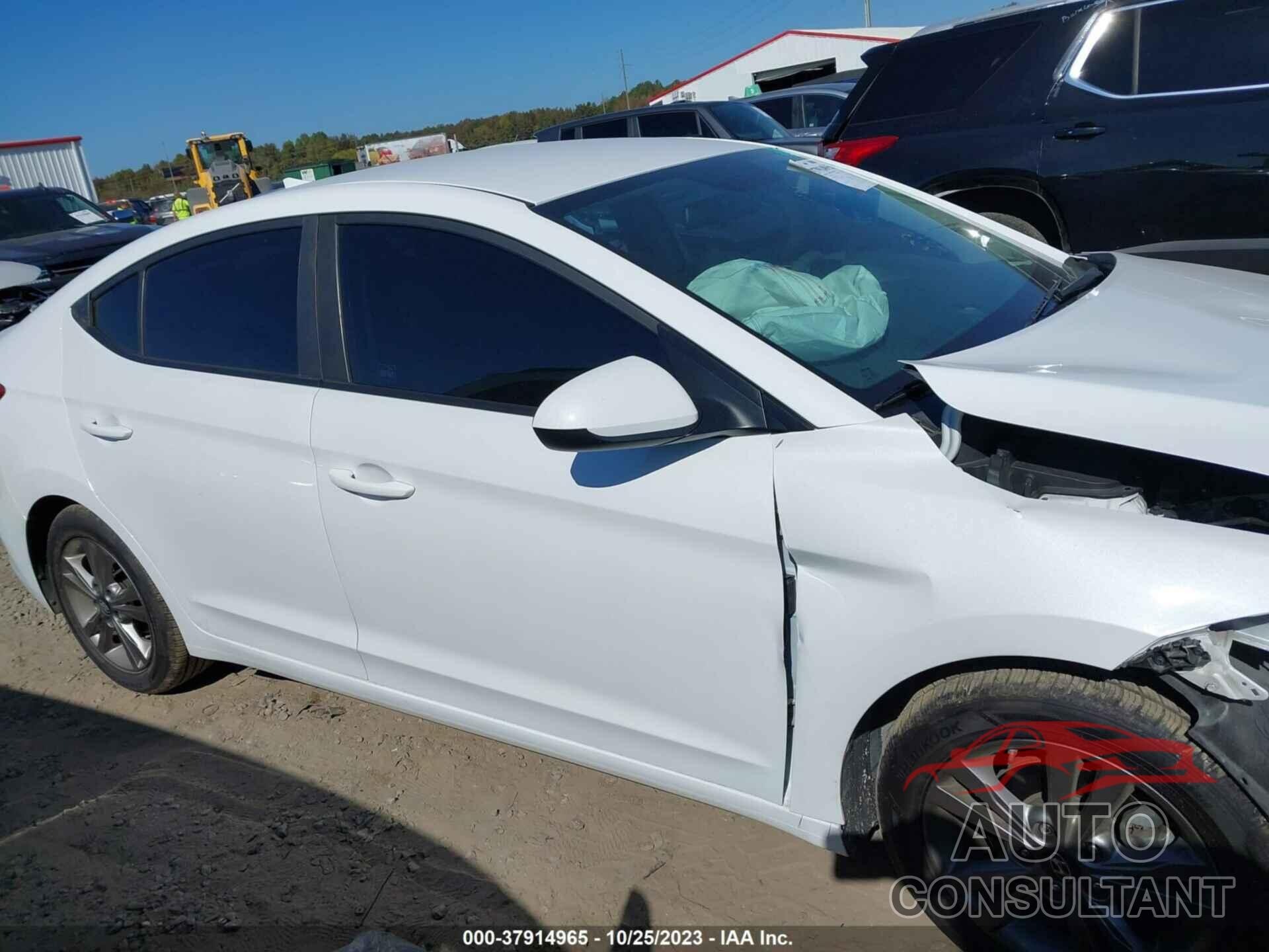 HYUNDAI ELANTRA 2018 - 5NPD84LF0JH235732