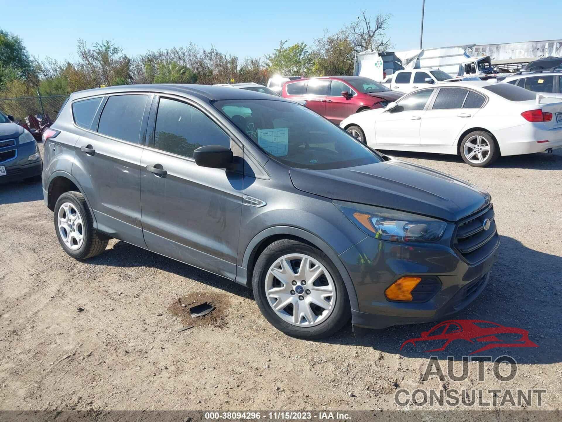 FORD ESCAPE 2018 - 1FMCU0F70JUA41546