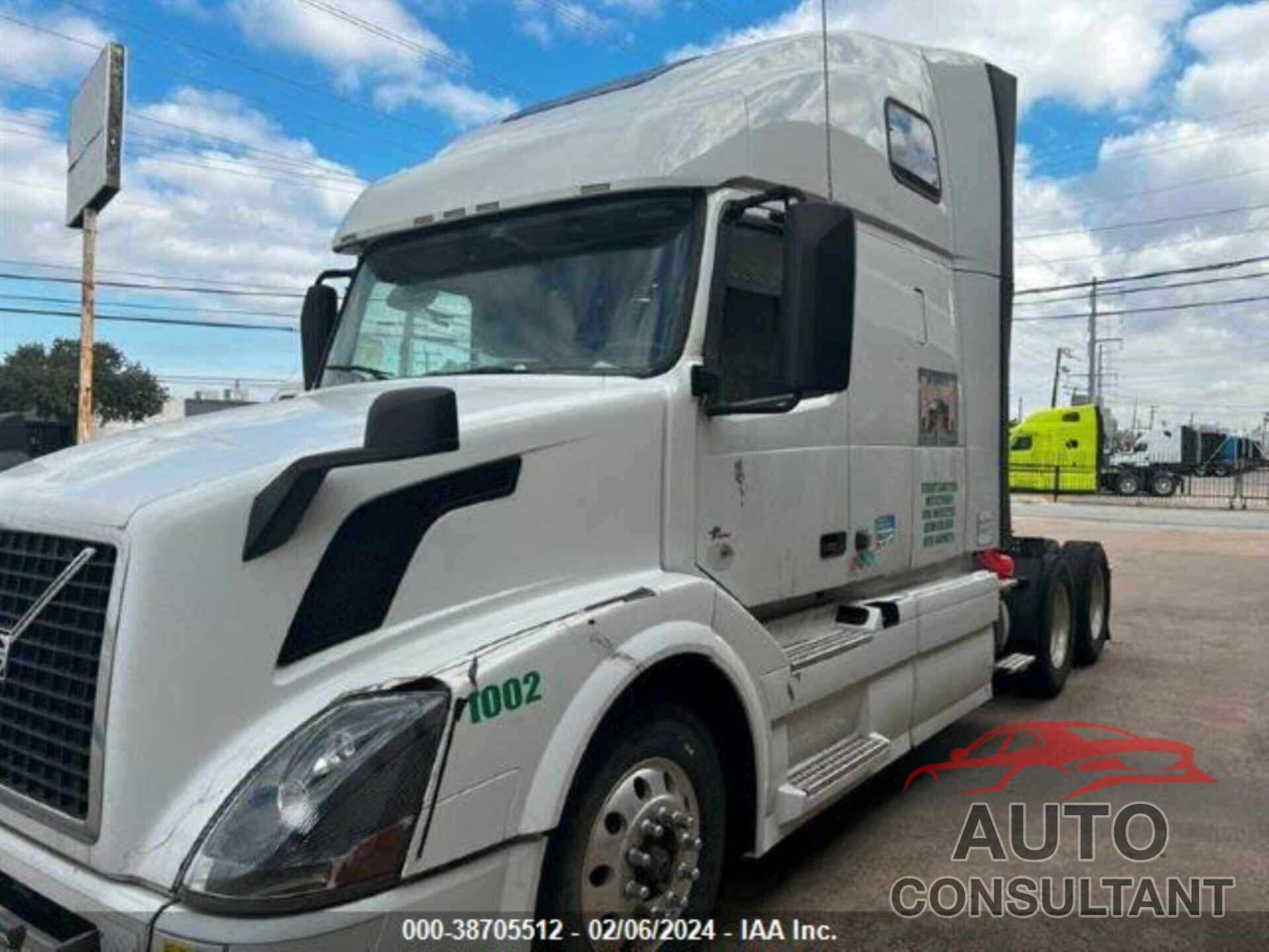 VOLVO VNL 2018 - 4V4NC9TH0JN992295