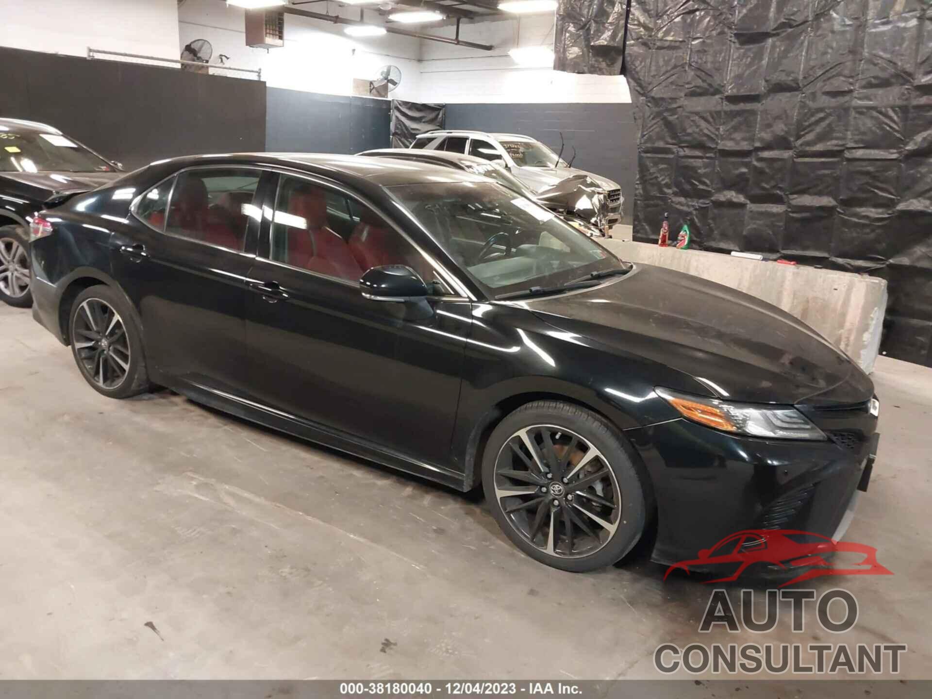 TOYOTA CAMRY 2018 - 4T1B61HK6JU095530