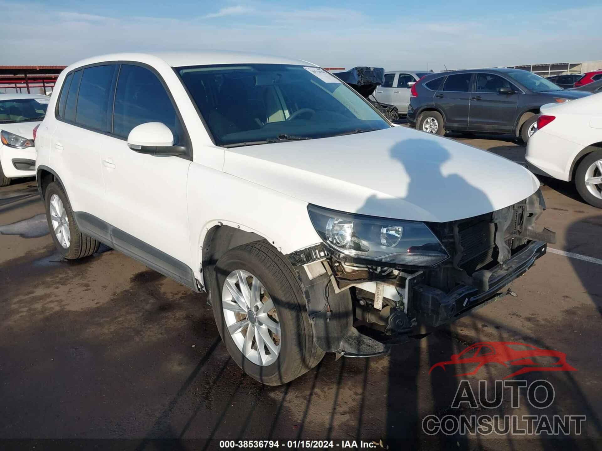 VOLKSWAGEN TIGUAN 2017 - WVGAV7AX1HK053926