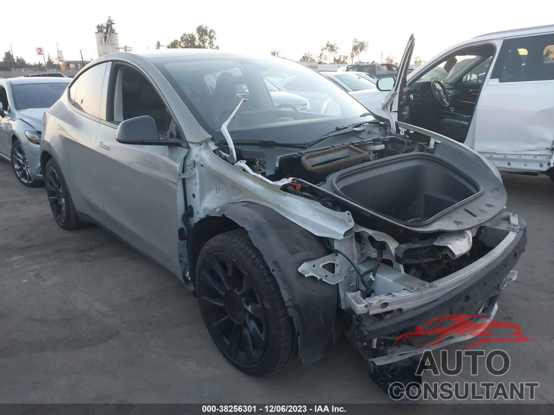 TESLA MODEL Y 2020 - 5YJYGDEE8LF050290