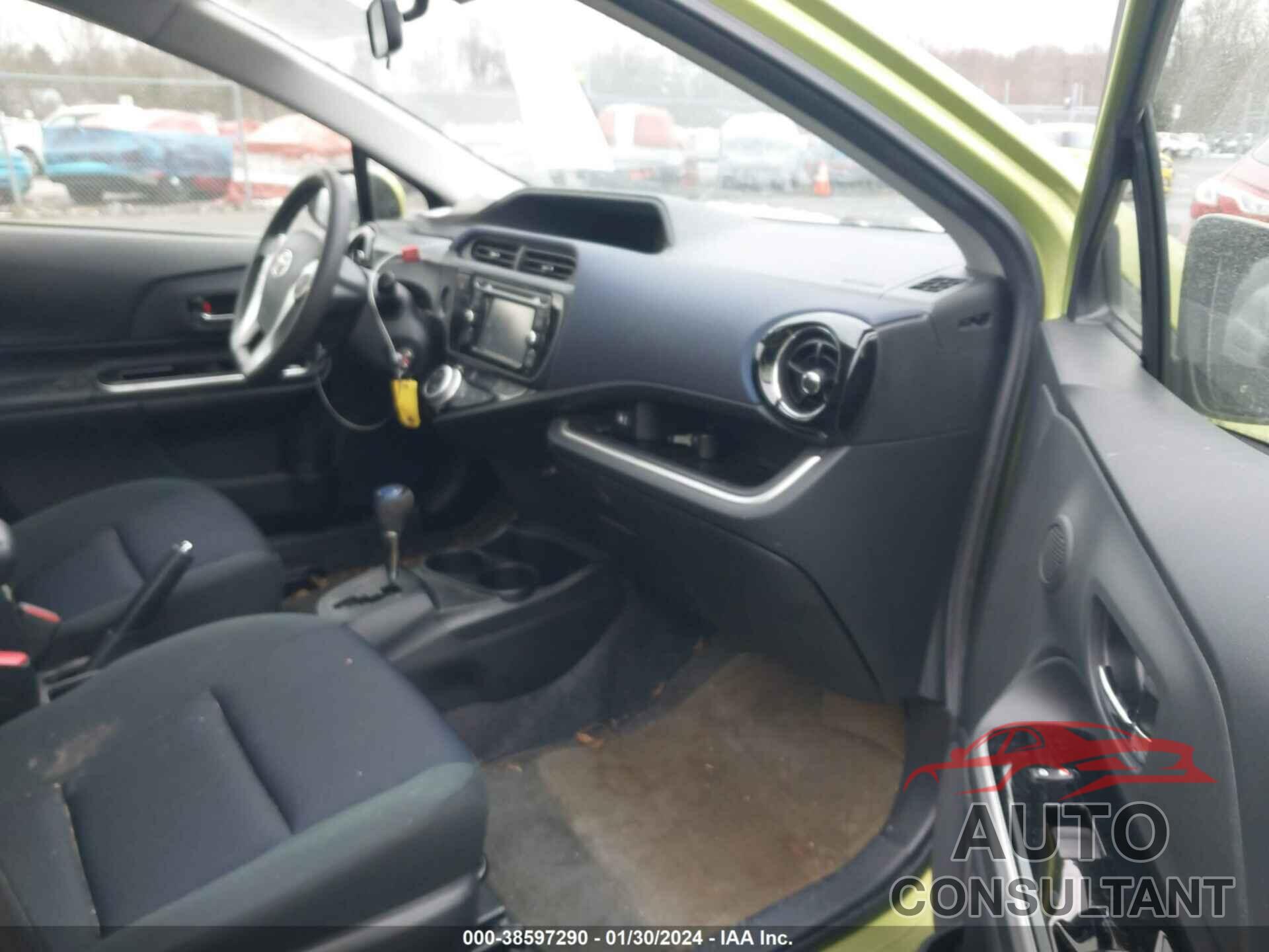 TOYOTA PRIUS C 2016 - JTDKDTB33G1126251