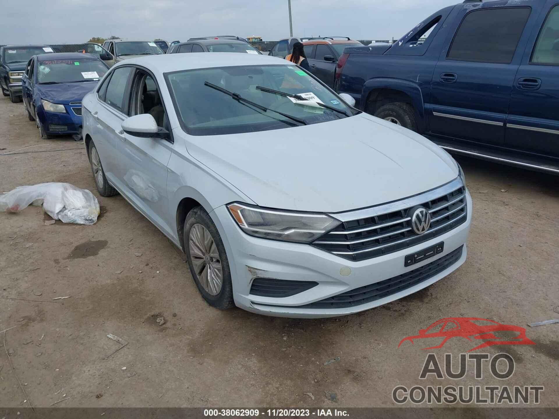 VOLKSWAGEN JETTA 2019 - 3VWC57BU4KM023737