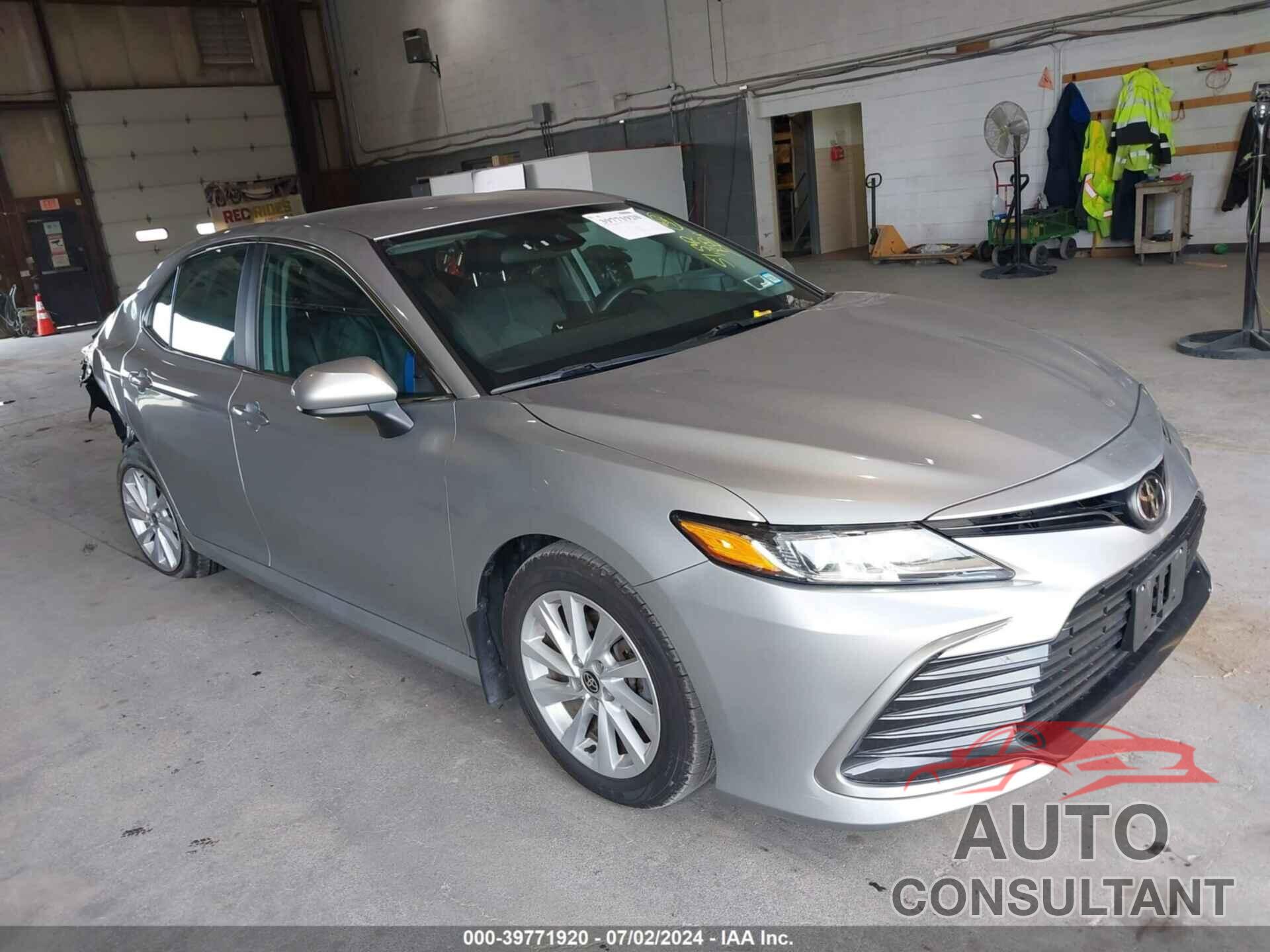 TOYOTA CAMRY 2021 - 4T1C11BK4MU025976