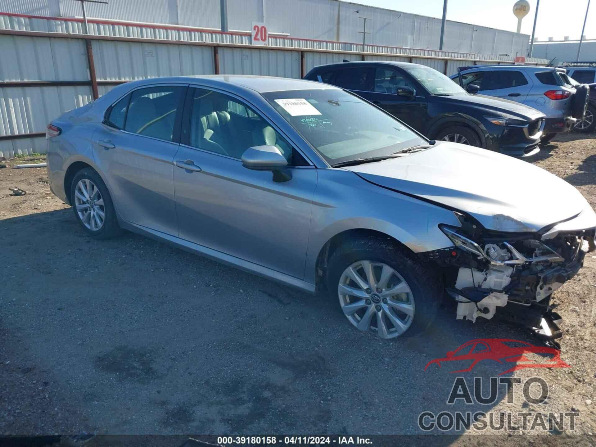 TOYOTA CAMRY 2018 - 4T1B11HK2JU533491