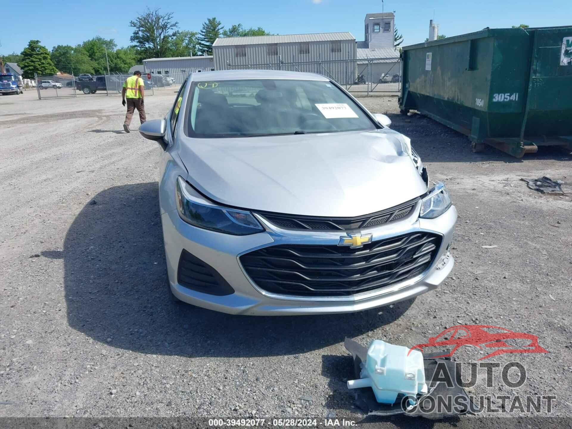 CHEVROLET CRUZE 2019 - 3G1BE6SM4KS570374