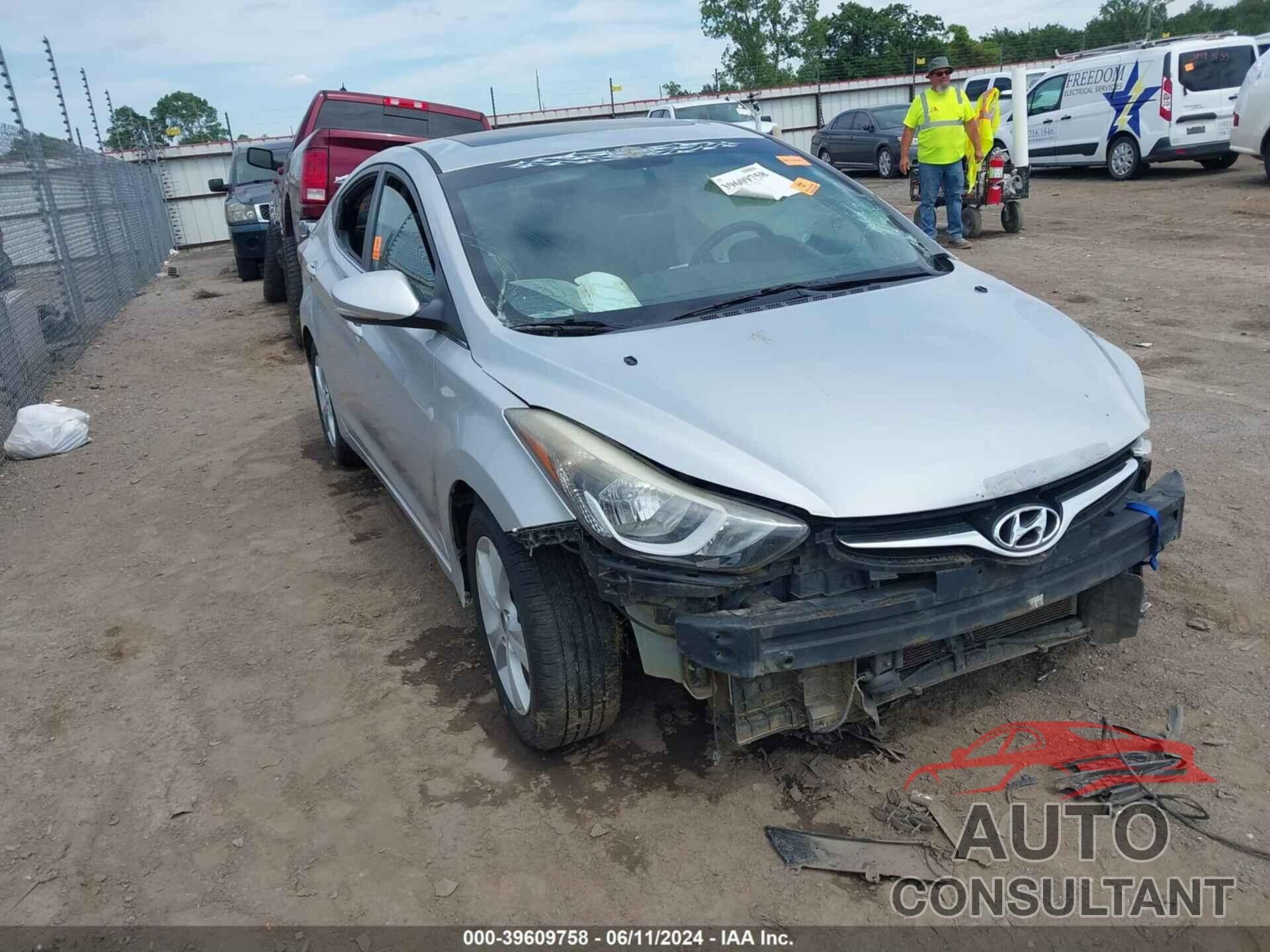 HYUNDAI ELANTRA 2016 - KMHDH4AE5GU566309