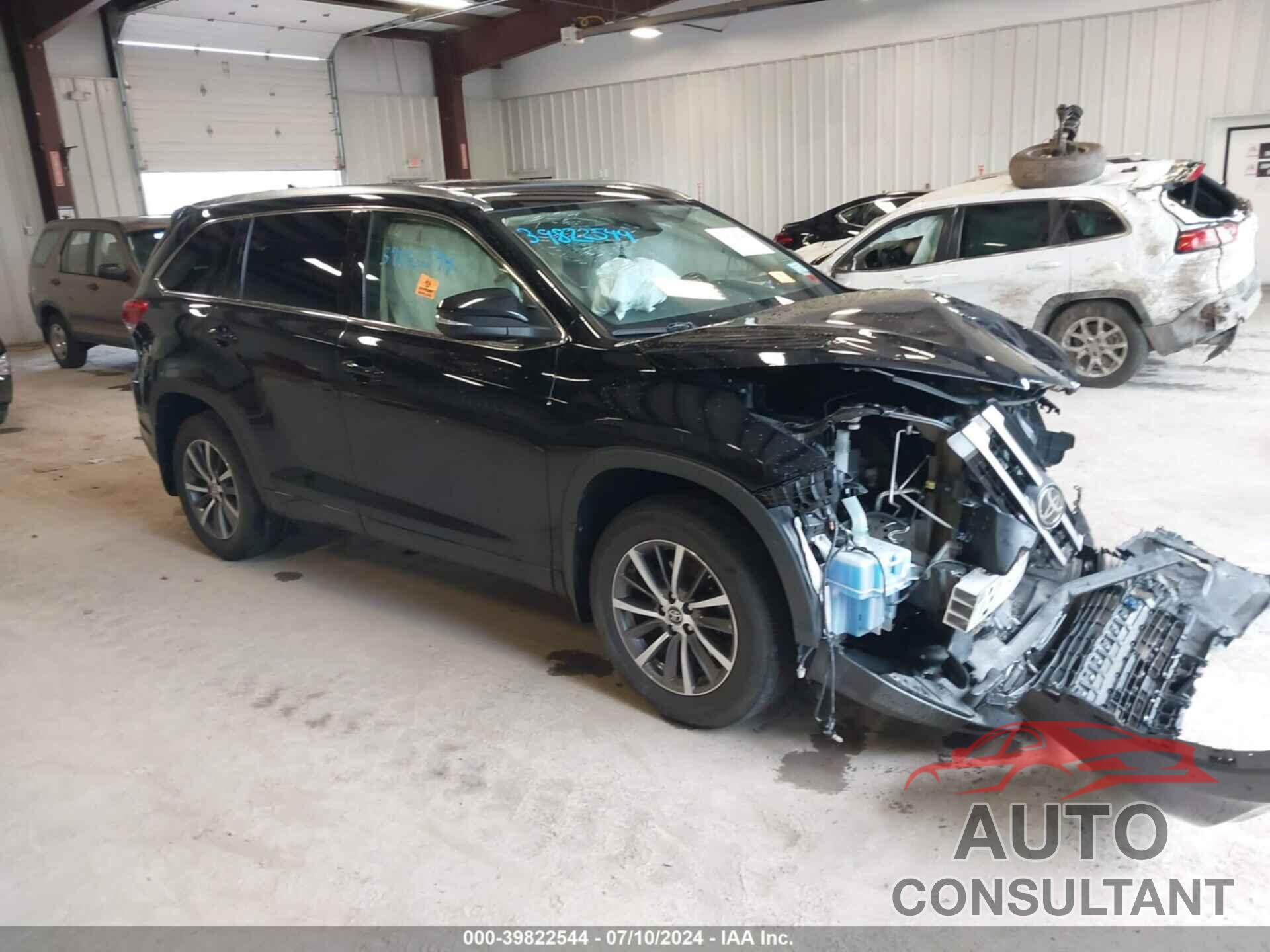 TOYOTA HIGHLANDER 2018 - 5TDJZRFH2JS489107