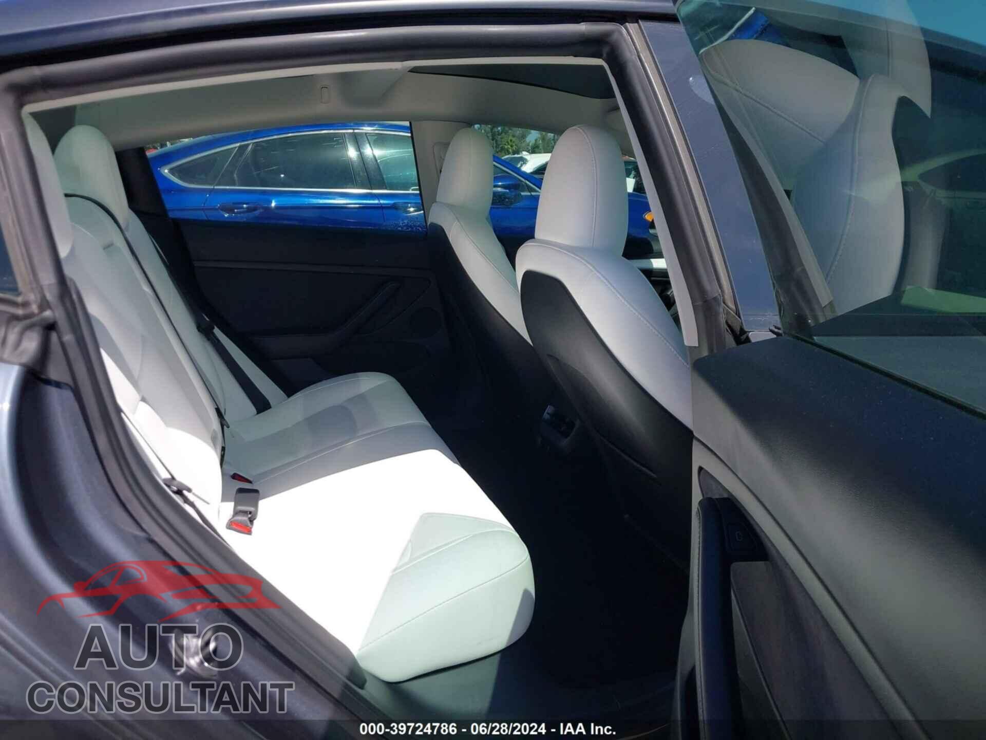 TESLA MODEL 3 2023 - 5YJ3E1EA5PF551848