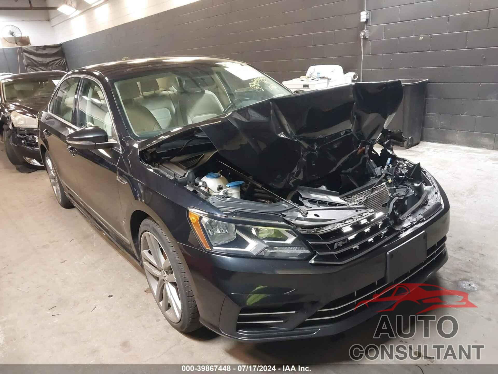 VOLKSWAGEN PASSAT 2017 - 1VWDT7A33HC020311