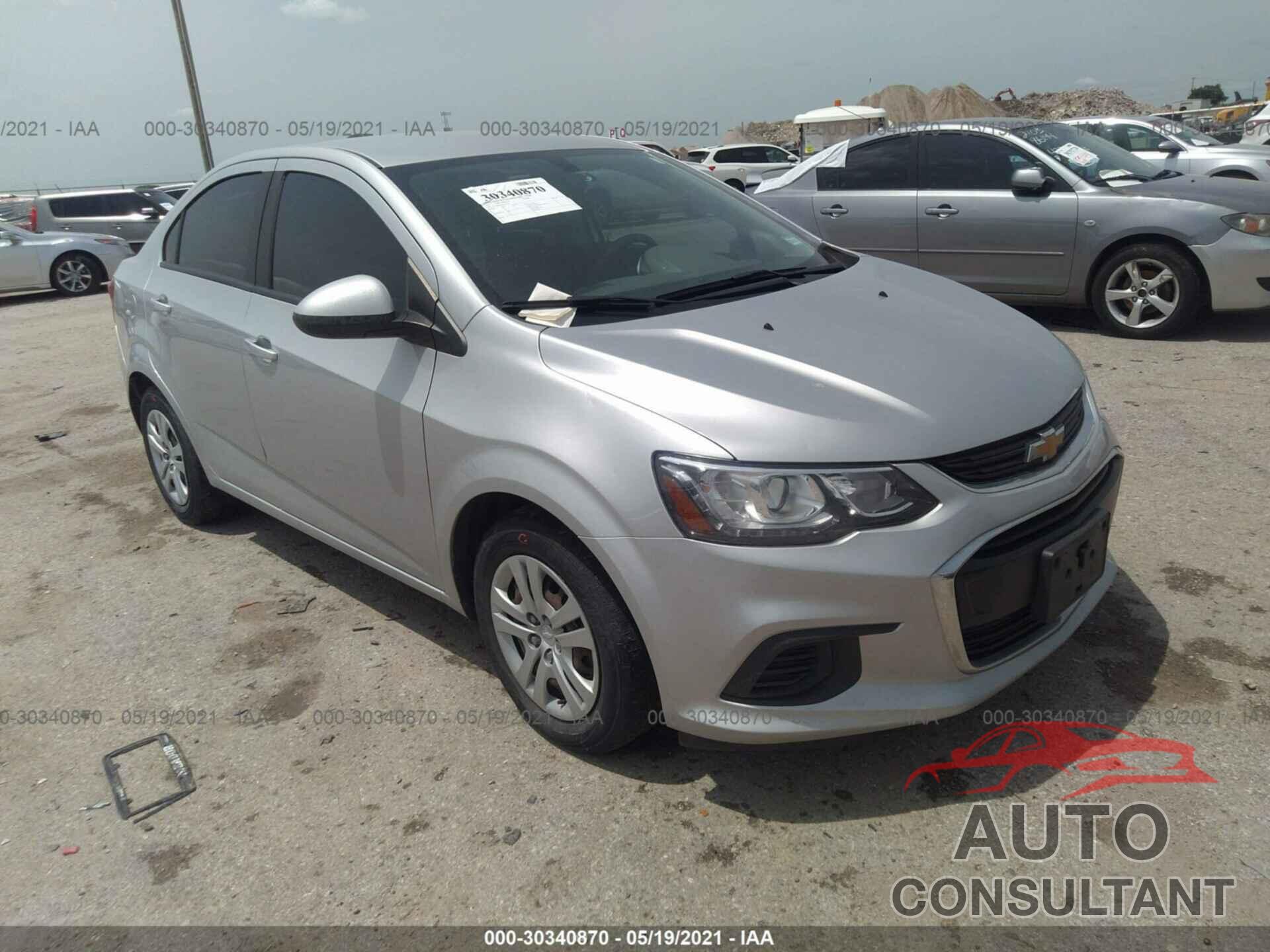 CHEVROLET SONIC 2017 - 1G1JB5SH4H4137521