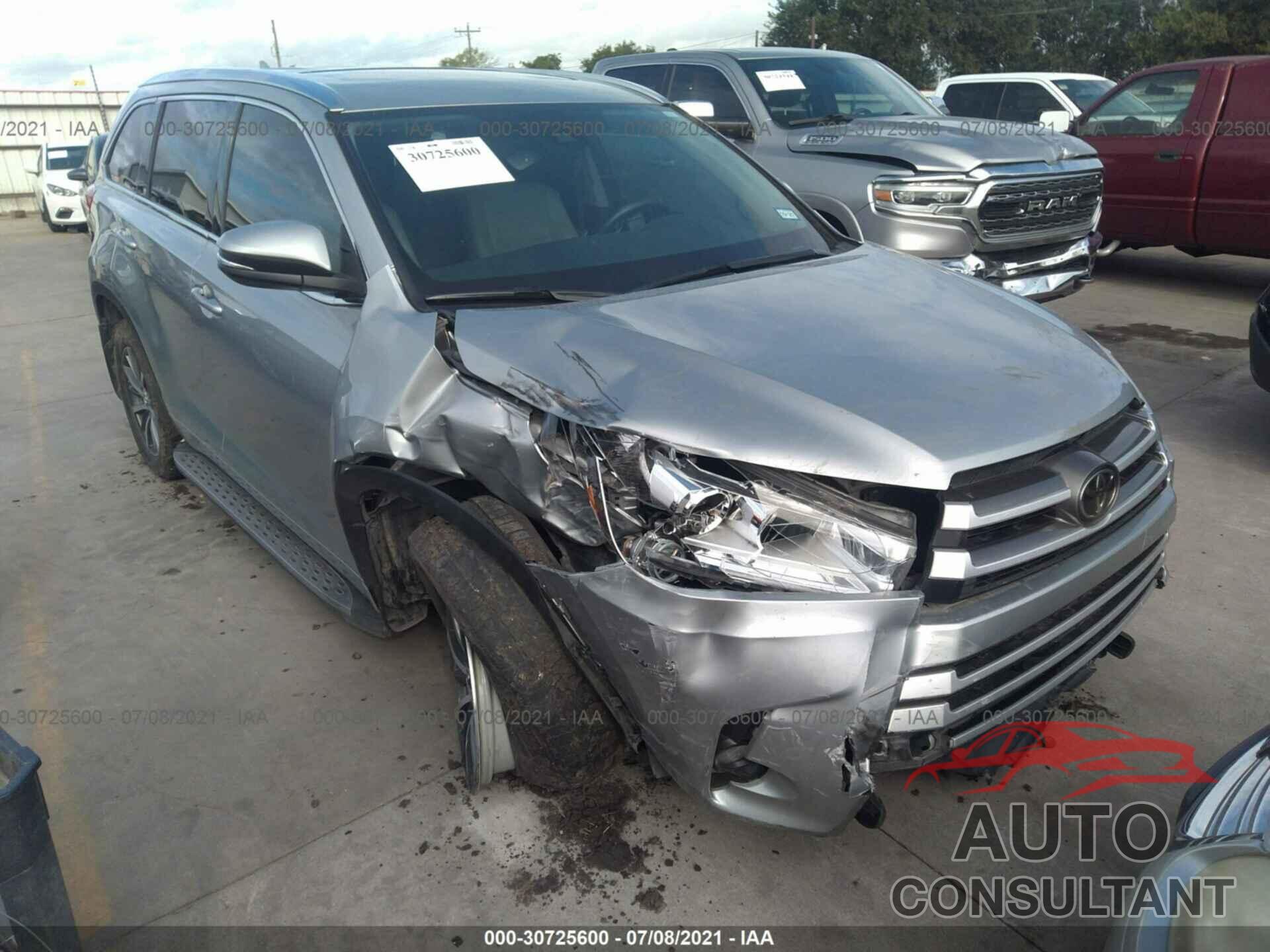 TOYOTA HIGHLANDER 2017 - 5TDKZRFH2HS525084