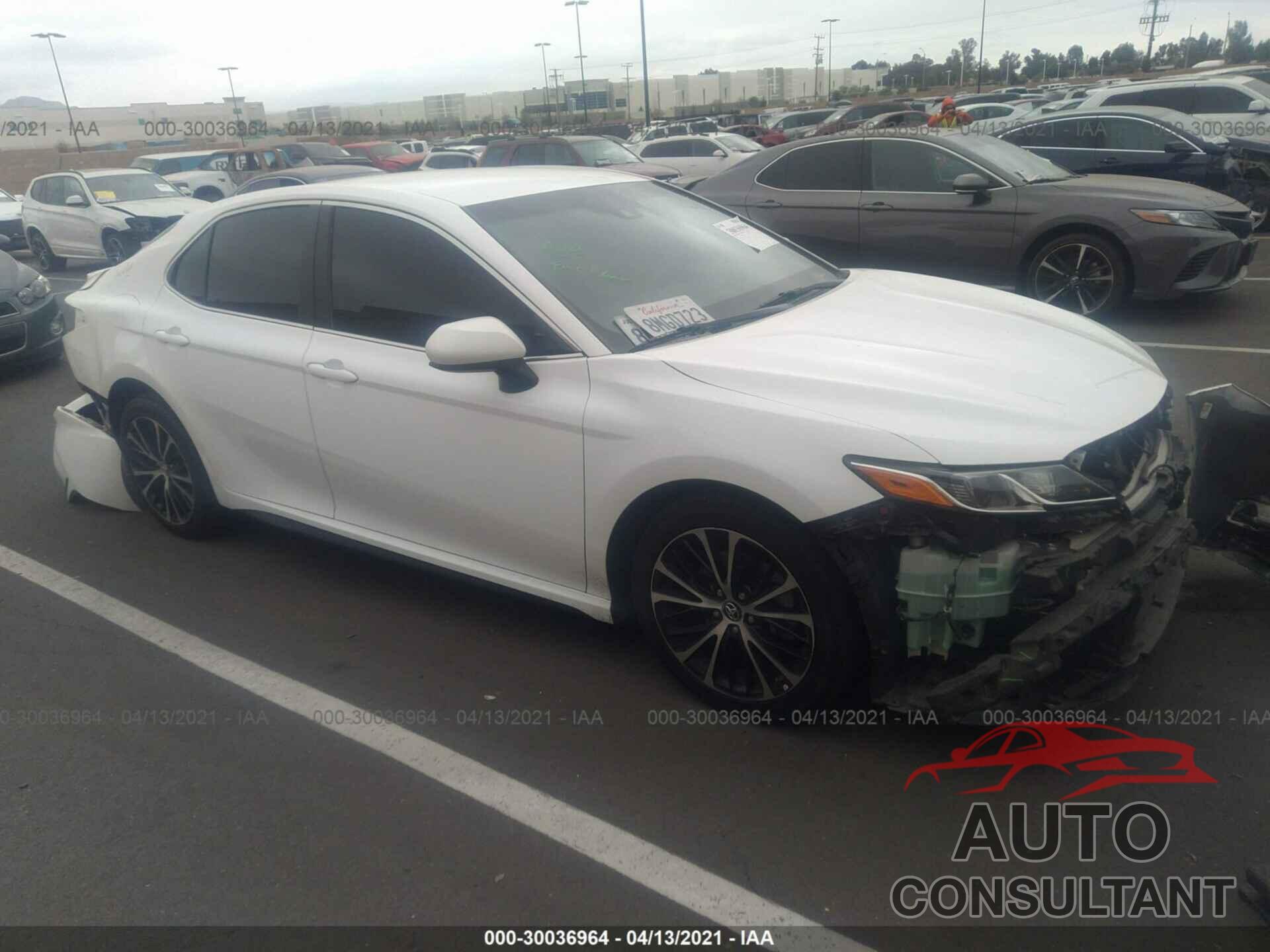 TOYOTA CAMRY 2018 - 4T1B11HK4JU125851