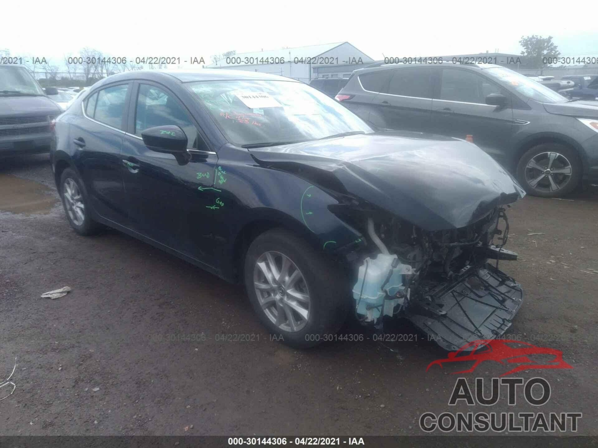 MAZDA MAZDA3 4-DOOR 2018 - 3MZBN1U74JM199489
