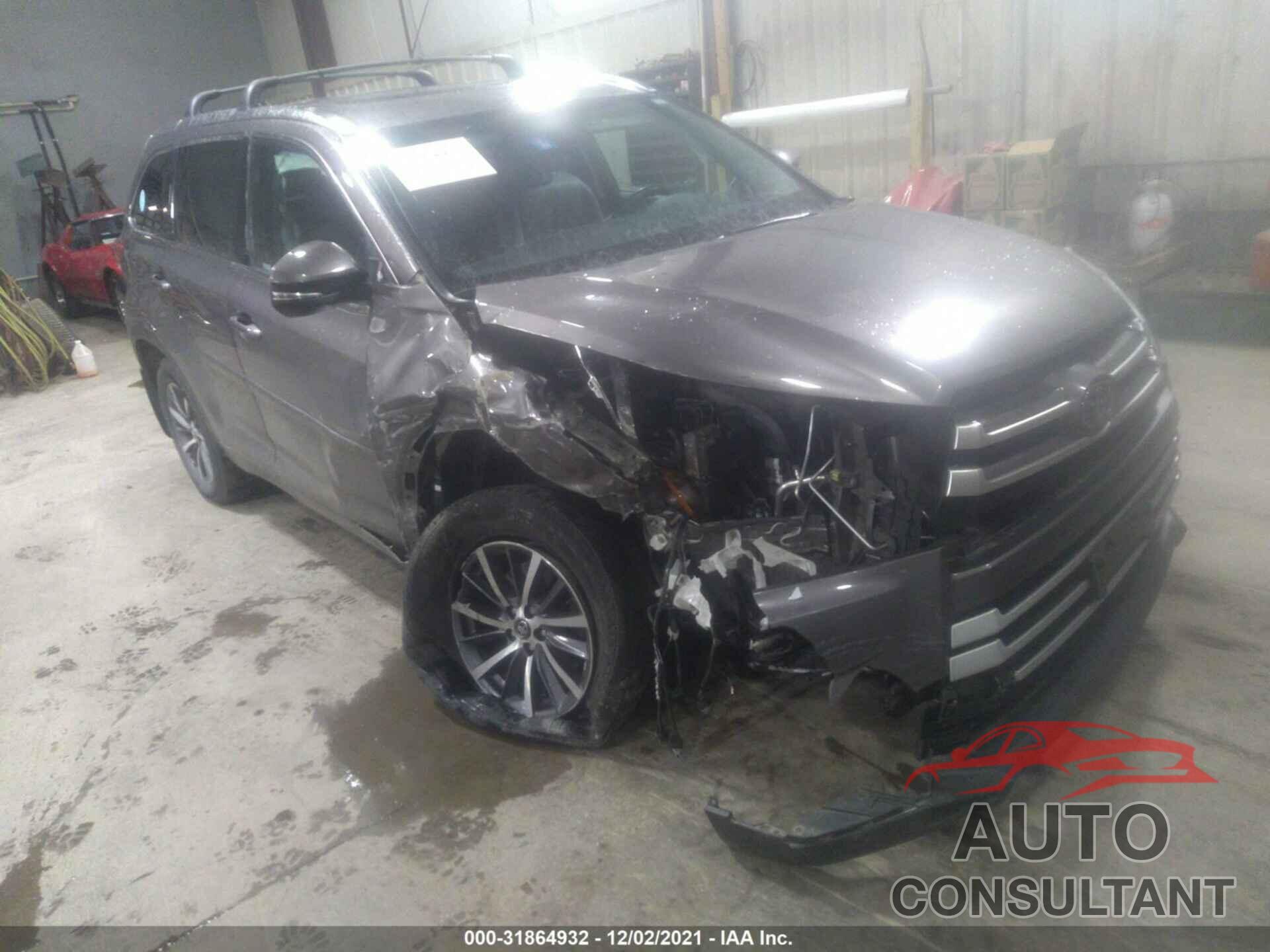 TOYOTA HIGHLANDER 2018 - 5TDJZRFH0JS900455