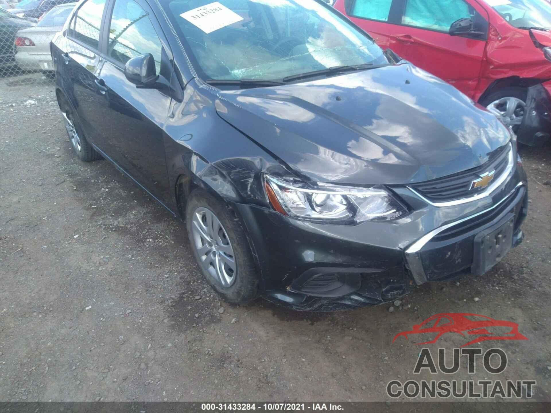 CHEVROLET SONIC 2018 - 1G1JB5SH3J4136608