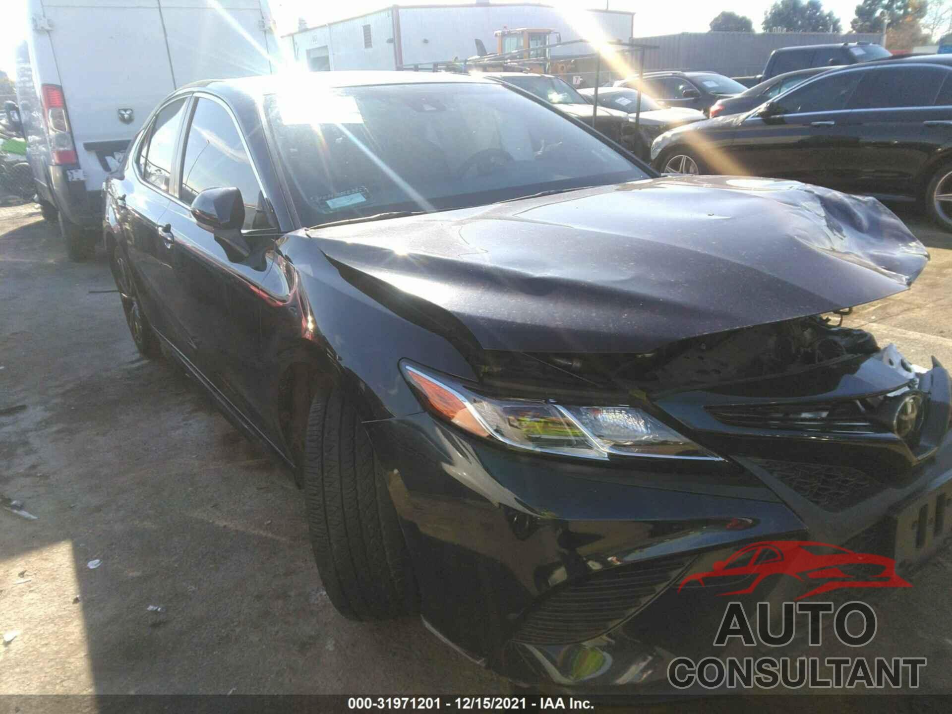 TOYOTA CAMRY 2018 - JTNB11HKXJ3037621