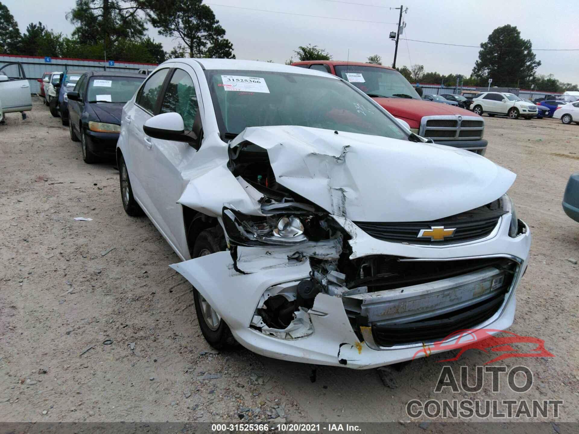 CHEVROLET SONIC 2017 - 1G1JD5SH9H4134107