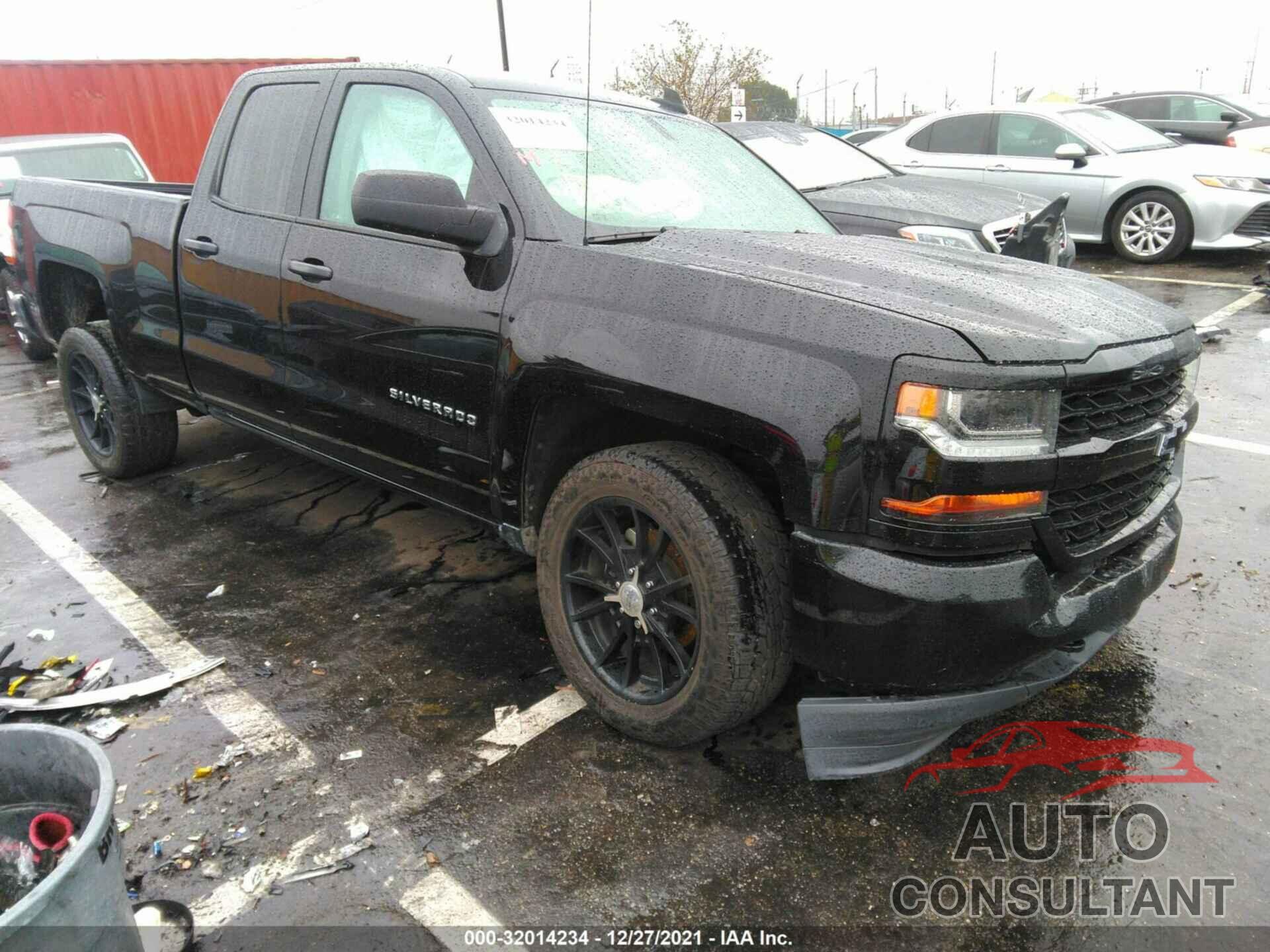 CHEVROLET SILVERADO 1500 2018 - 1GCRCPECXJZ340800
