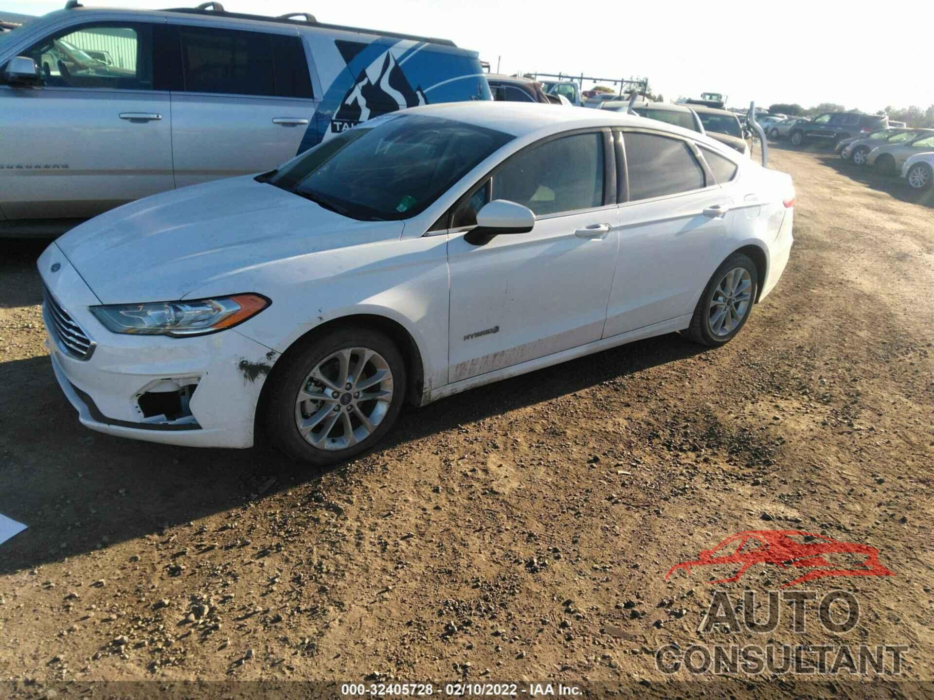 FORD FUSION HYBRID 2019 - 3FA6P0LU8KR137815