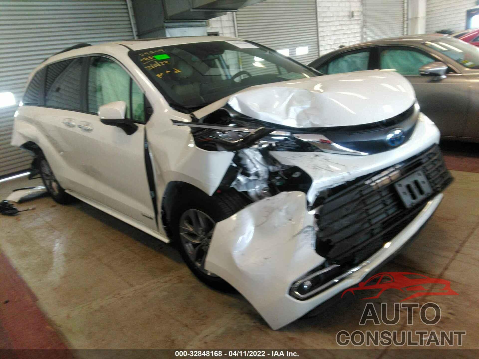 TOYOTA SIENNA 2021 - 5TDYRKEC3MS054564