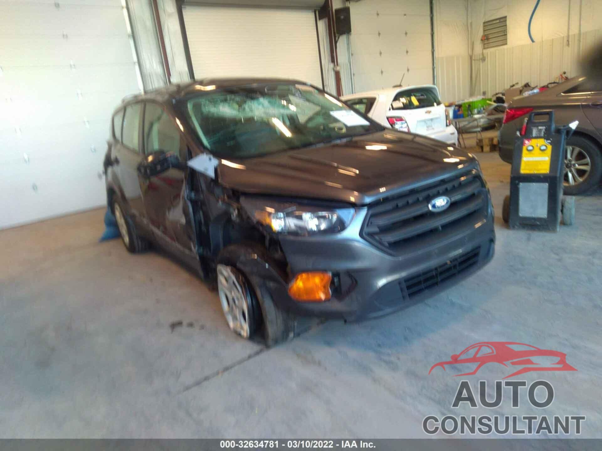 FORD ESCAPE 2018 - 1FMCU0F71JUC98814