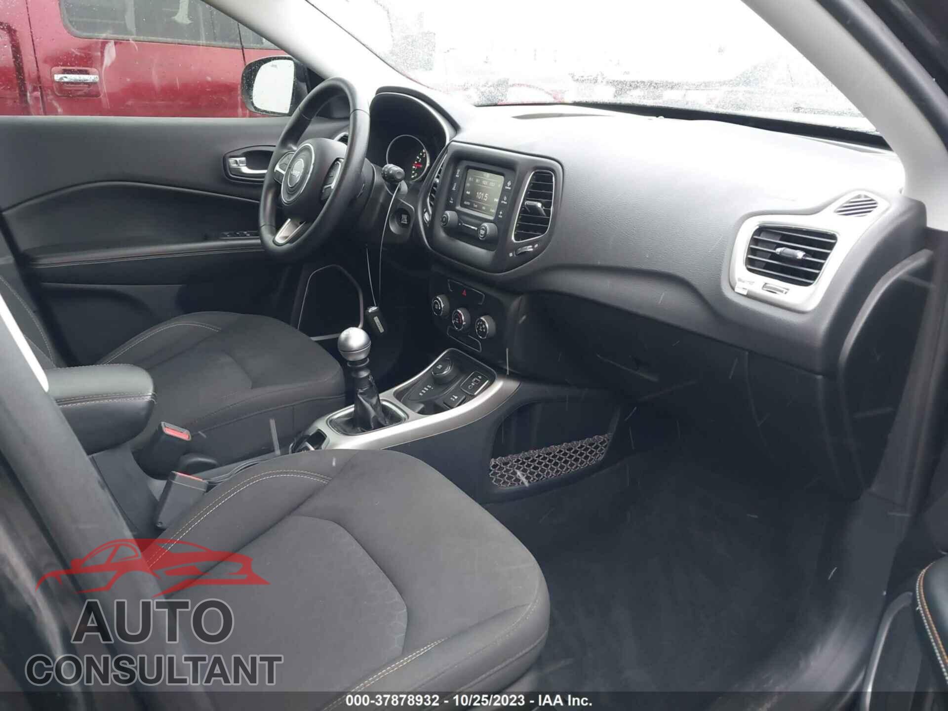 JEEP COMPASS 2018 - 3C4NJDAB3JT143751