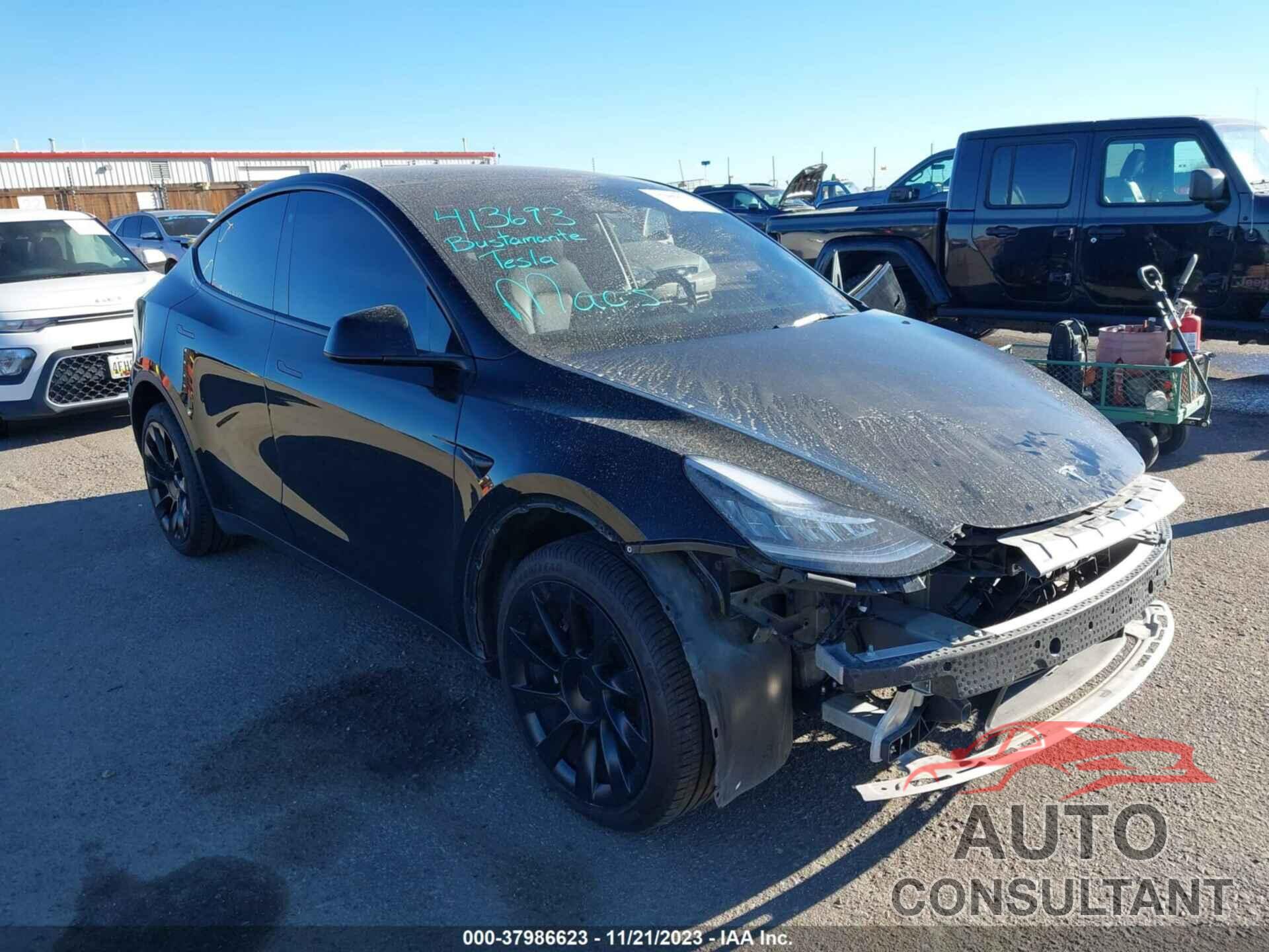 TESLA MODEL Y 2022 - 7SAYGDEE8NF413693