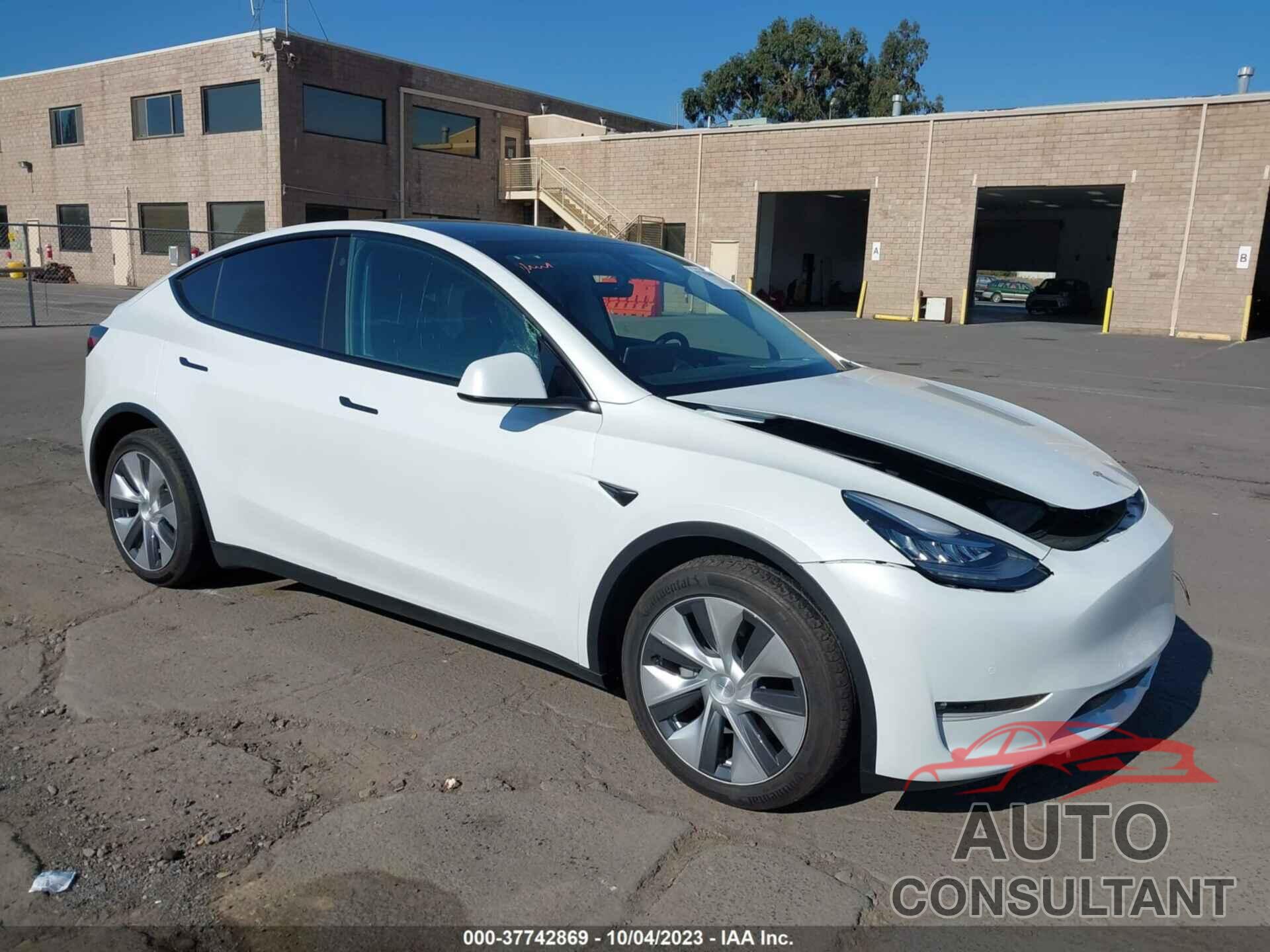 TESLA MODEL Y 2021 - 5YJYGDEE0MF213371